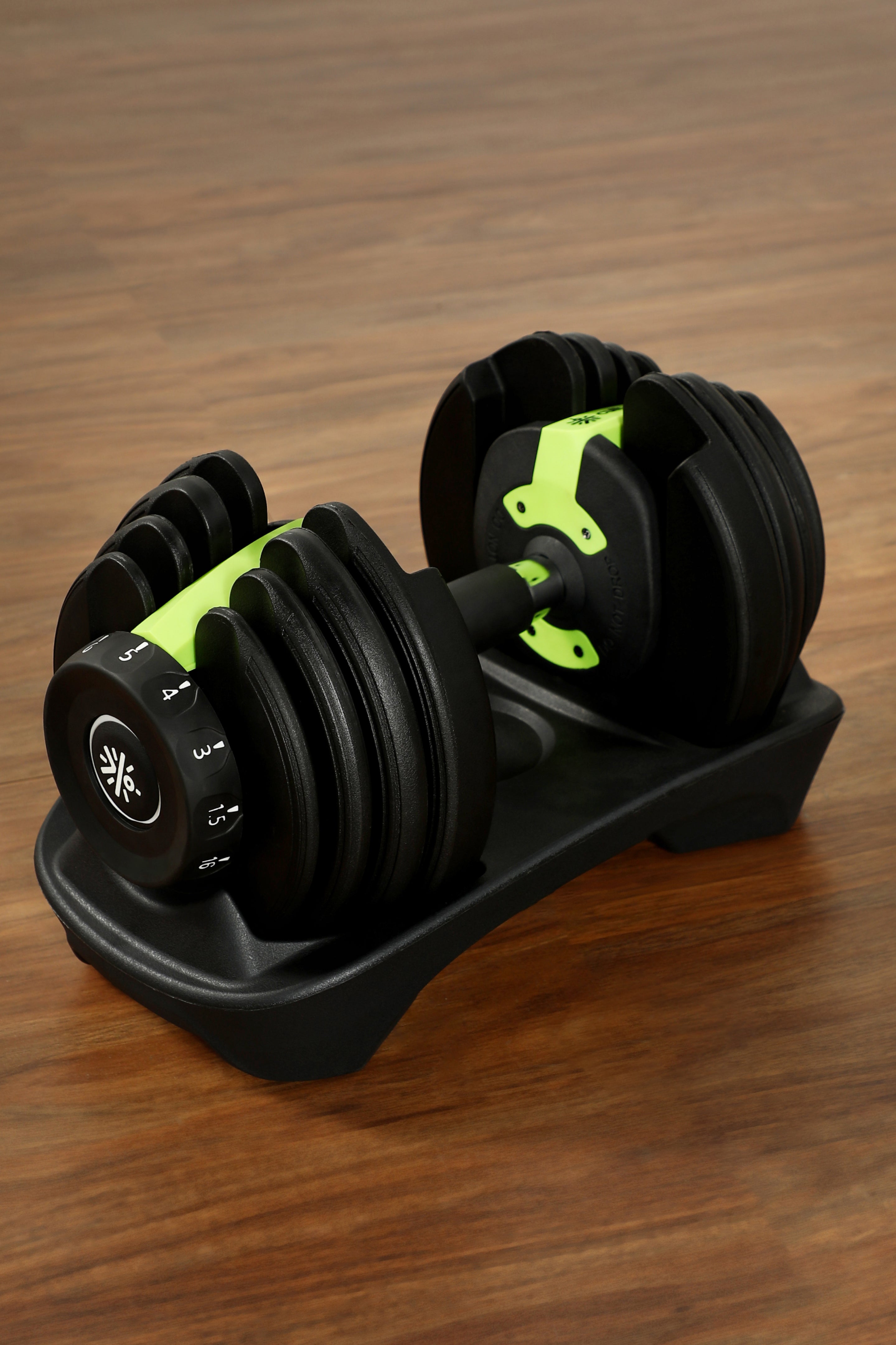 Cult 16kg Adjustable Dumbbell | 12 Weight Options (1.5kg-16kg) | Quick Weight Adjustment Dial | Non-Slip Compact Home Gym Dumbbell - Black