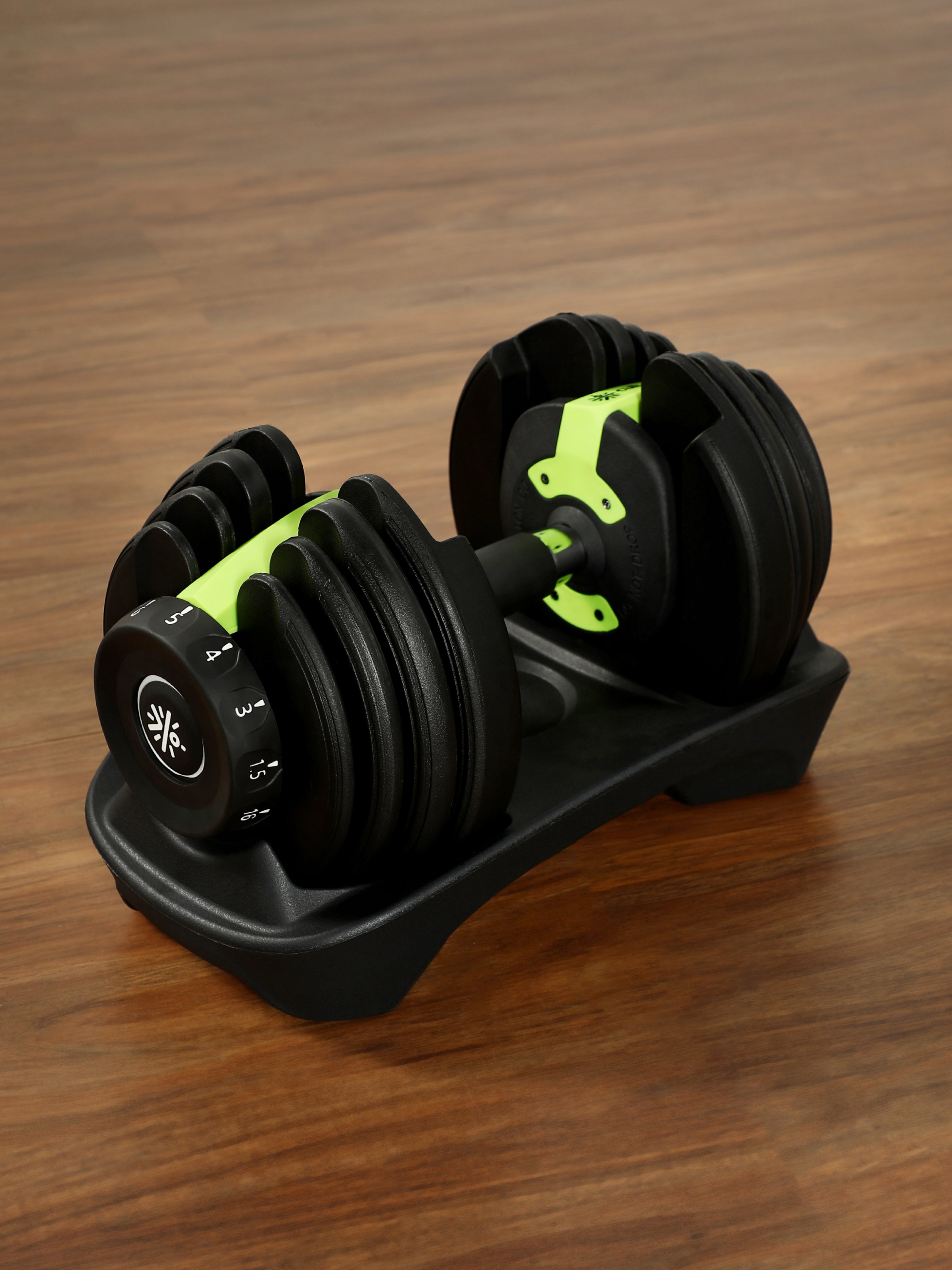 Cult 16kg Adjustable Dumbbell | 12 Weight Options (1.5kg-16kg) | Quick Weight Adjustment Dial | Non-Slip Compact Home Gym Dumbbell - Black