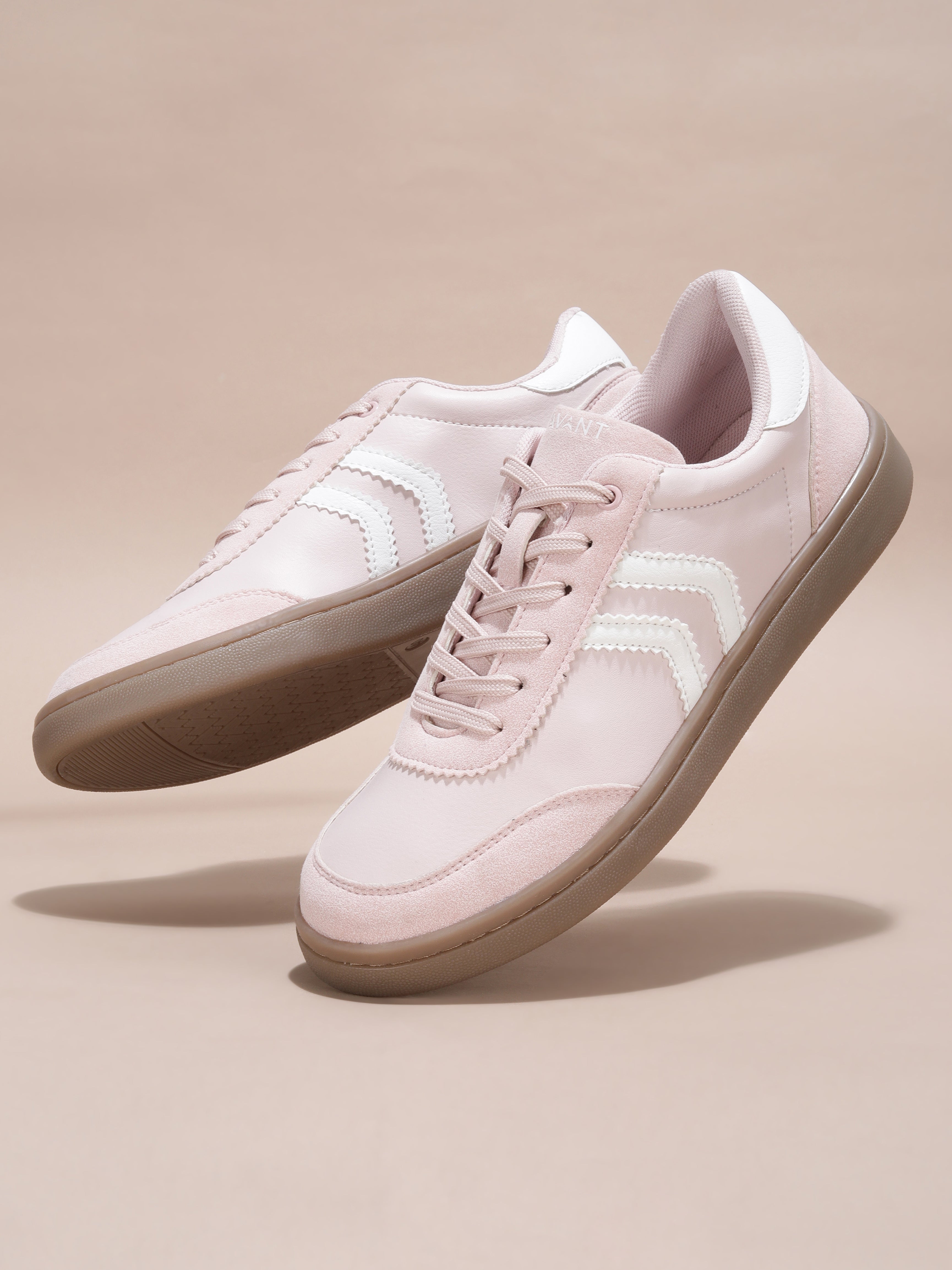 Avant Women's Era Sneakers - Peach