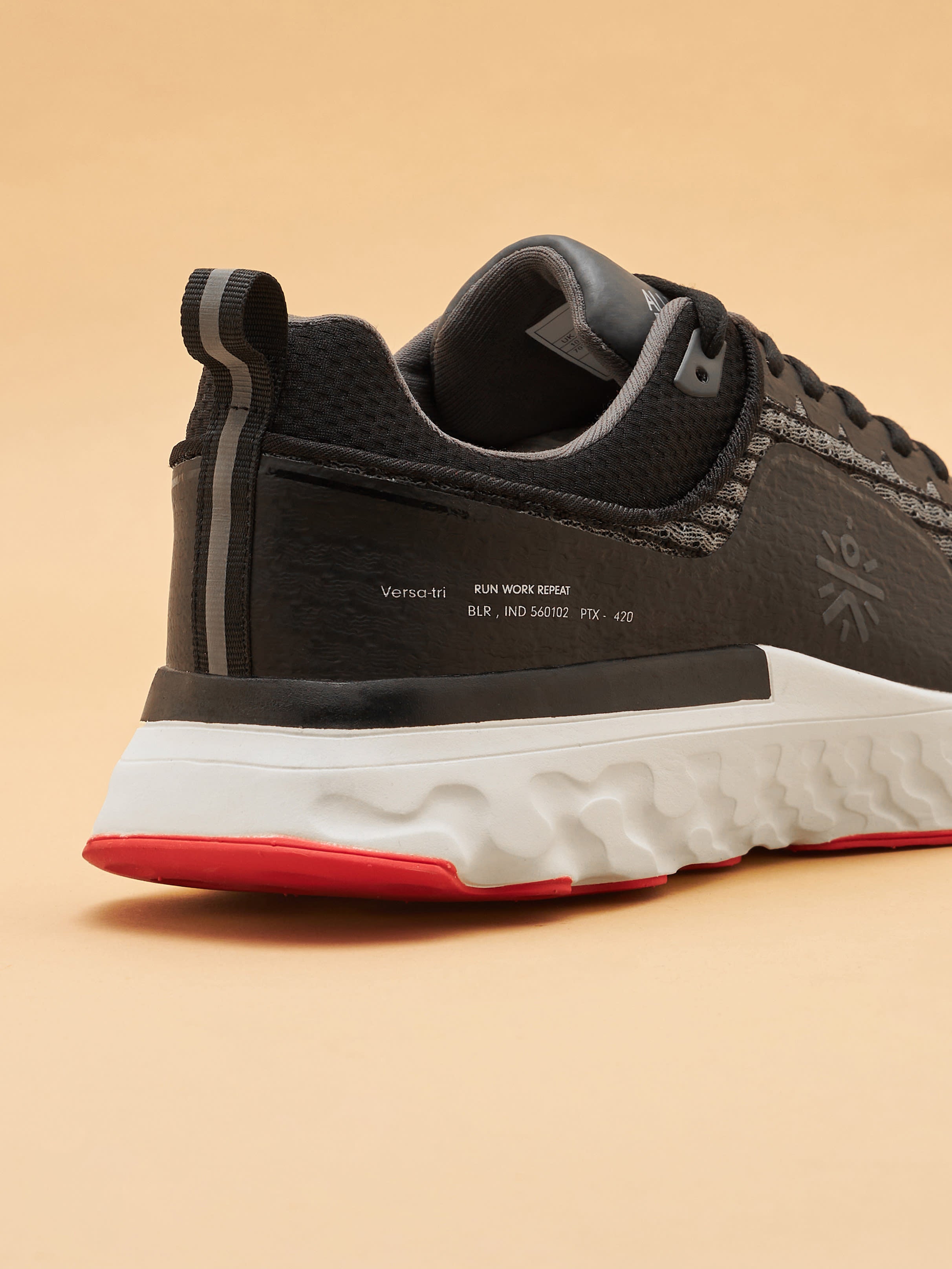 cult Versa Maze Men Running Shoes - Black