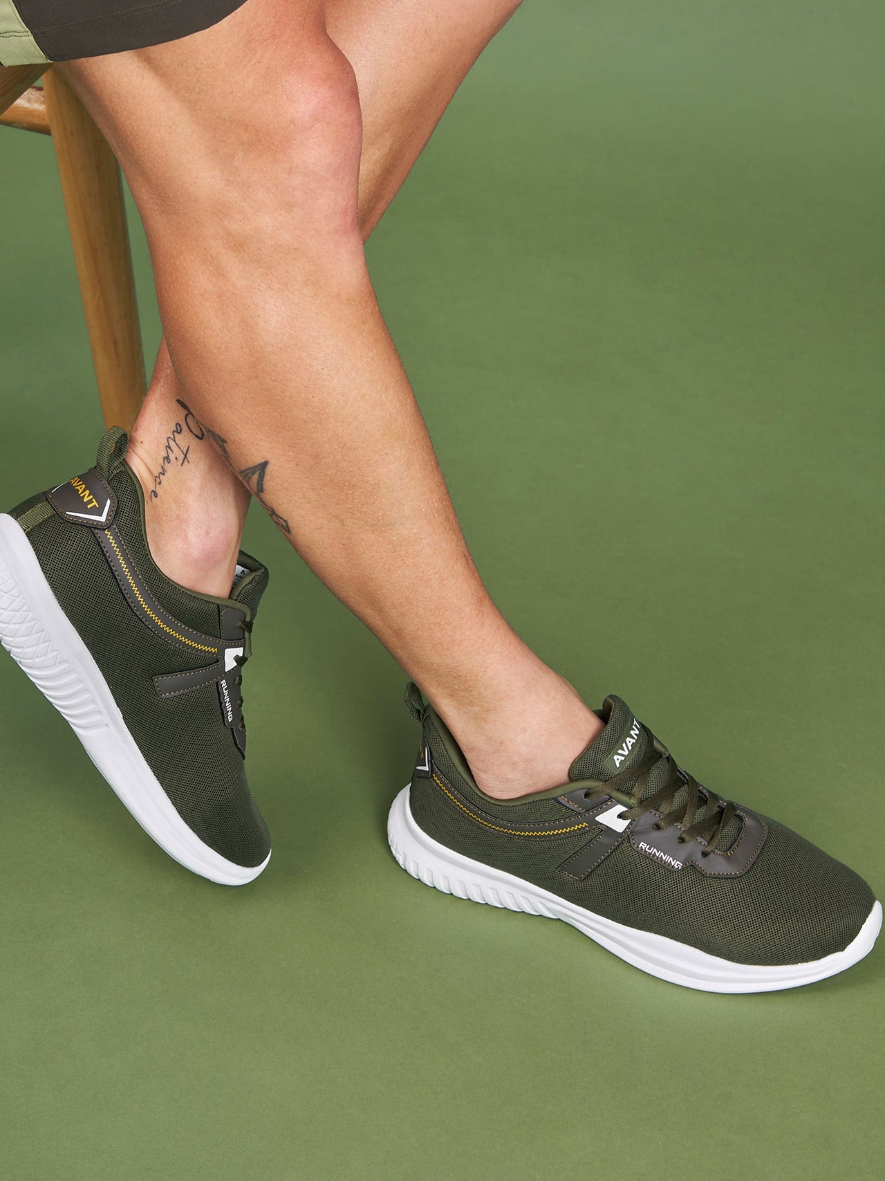 Avant Men's Trace Walking Shoes-Olive