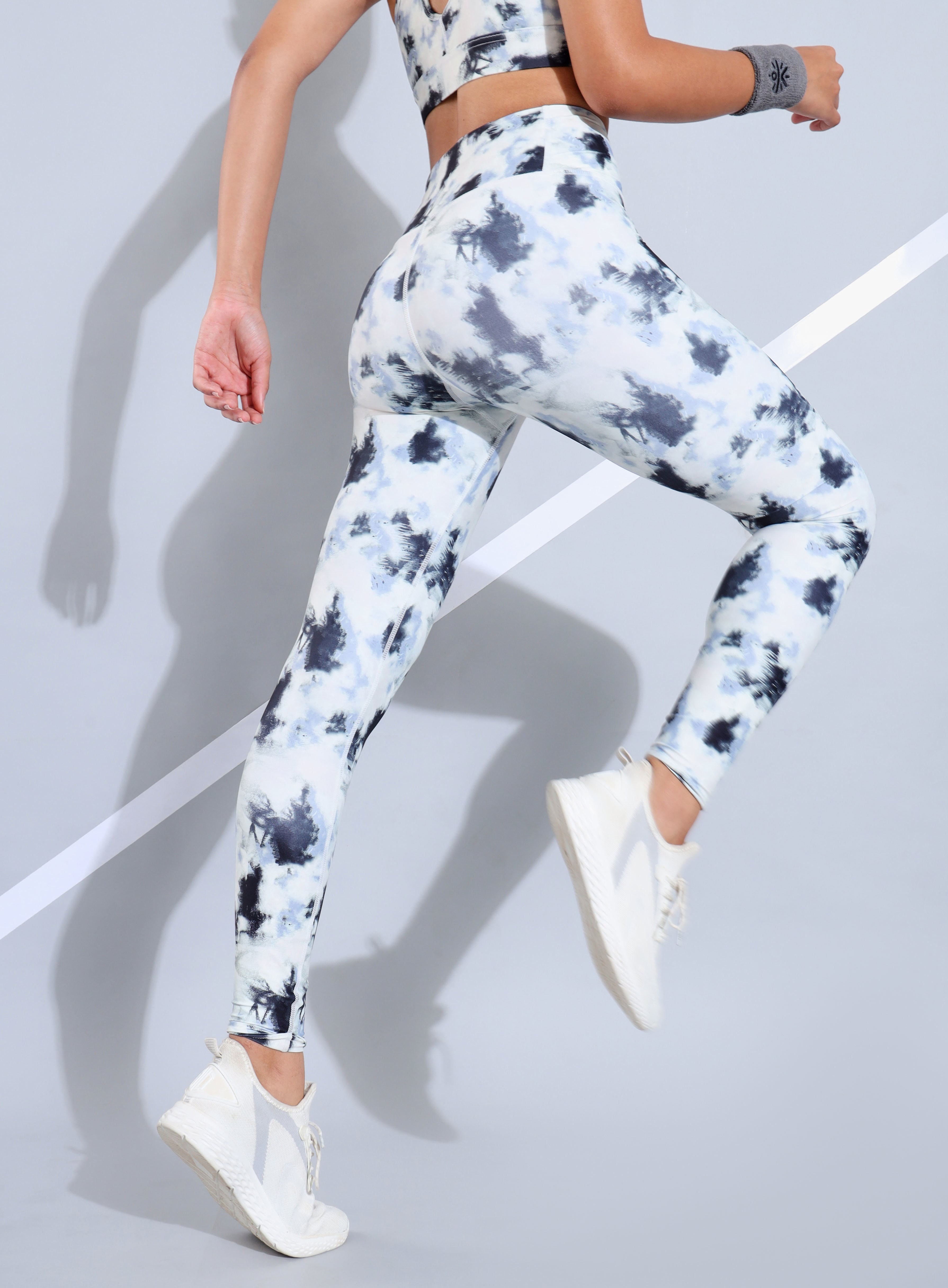 Creme All Over Print Absolute Fit Tights with Back Pocket