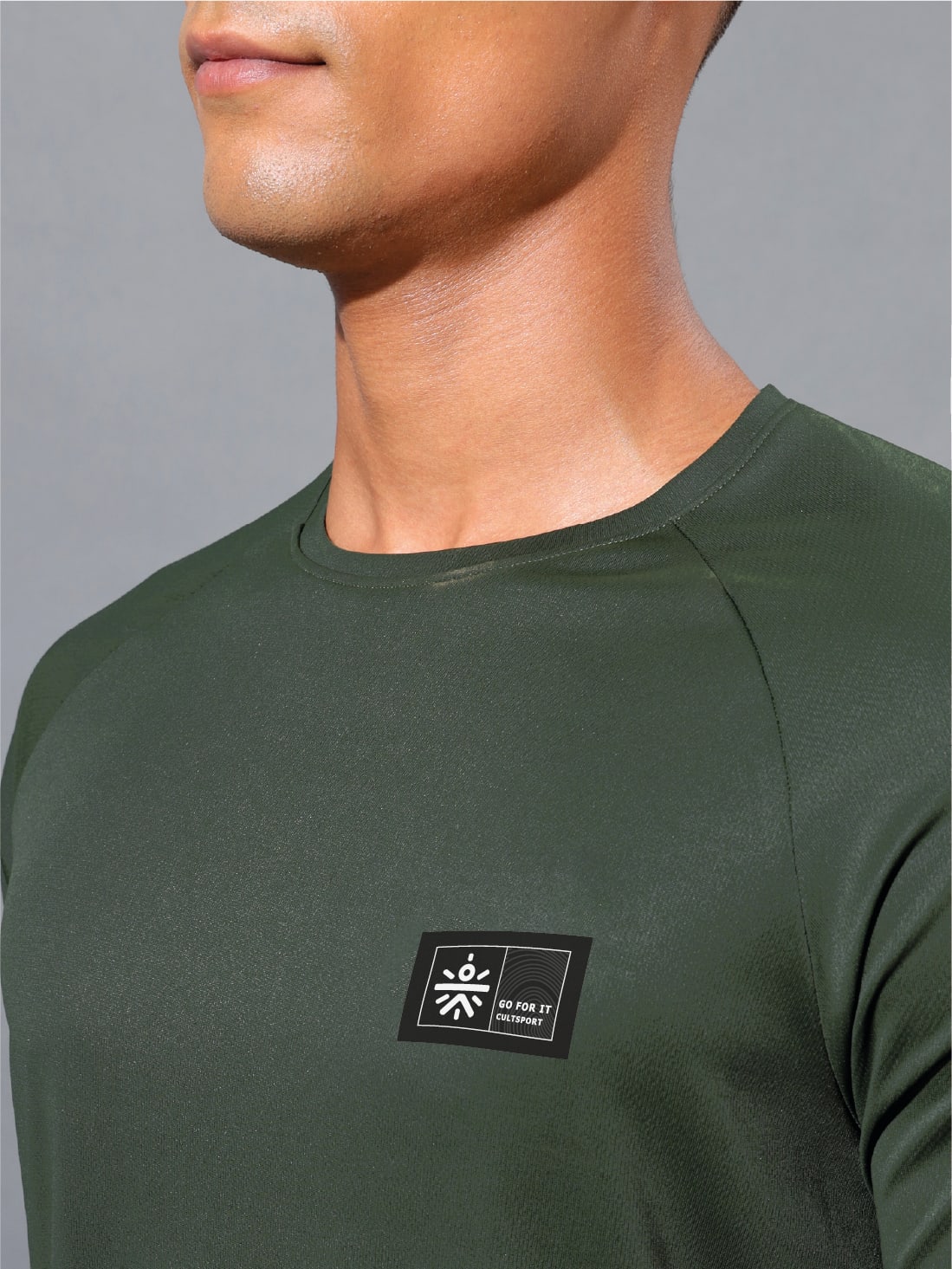 Solid Raglan T-shirt with Logo