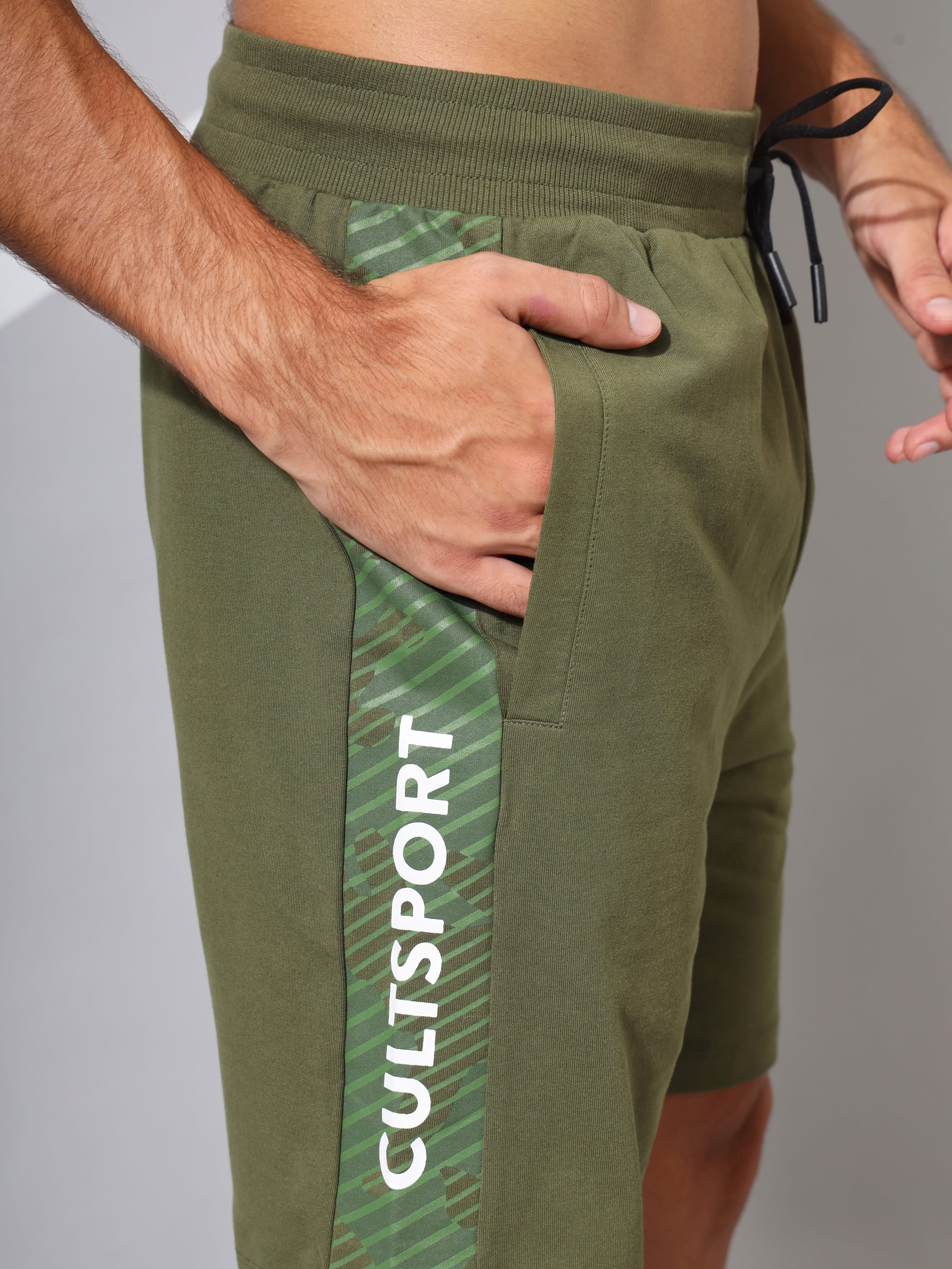 Comfort Shorts with Tonal Panel Print