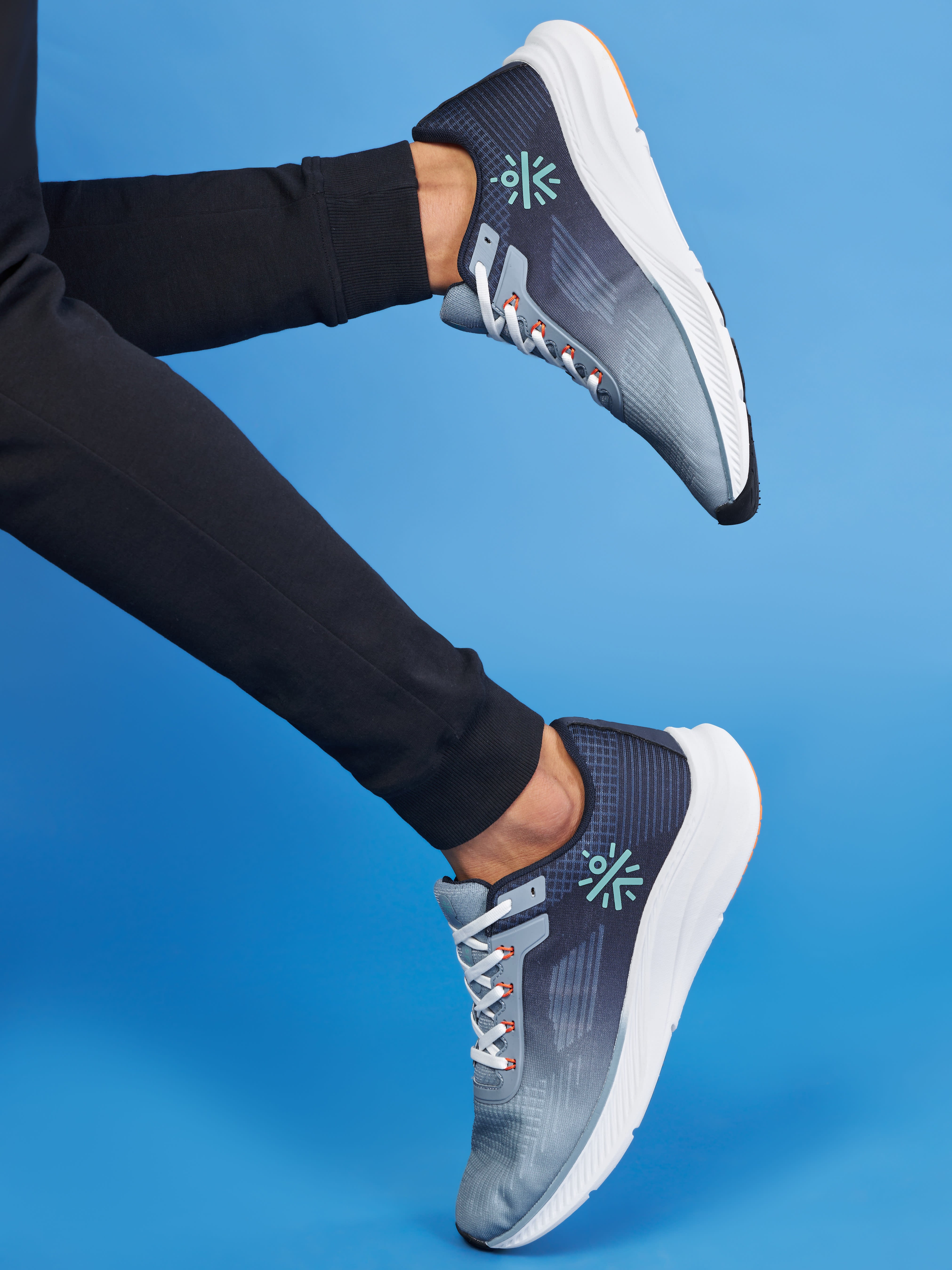 cult Thunderbird Men Running Shoes - Sky Blue