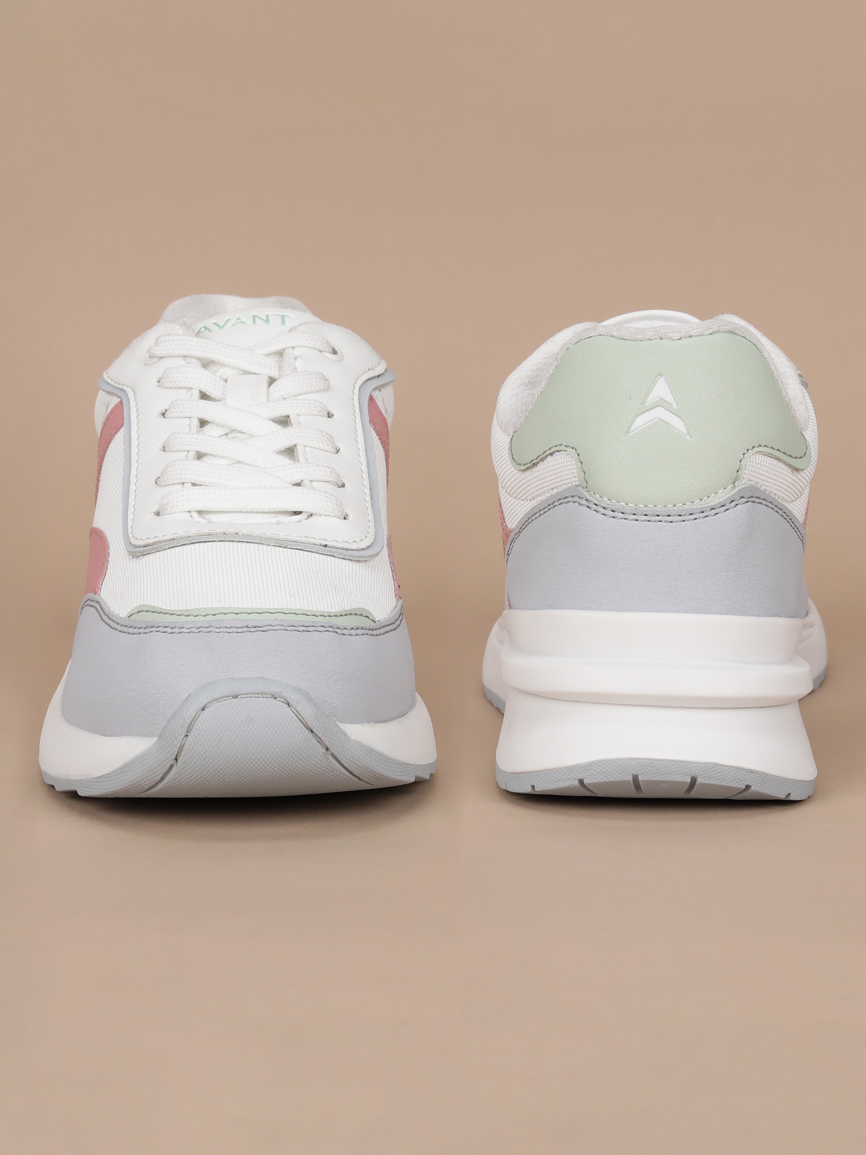 Avant Women's Mova Sneakers - White