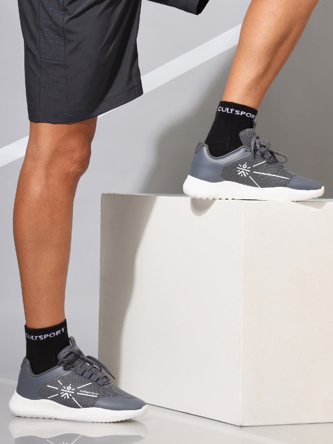 cult Dash Men Running Shoes