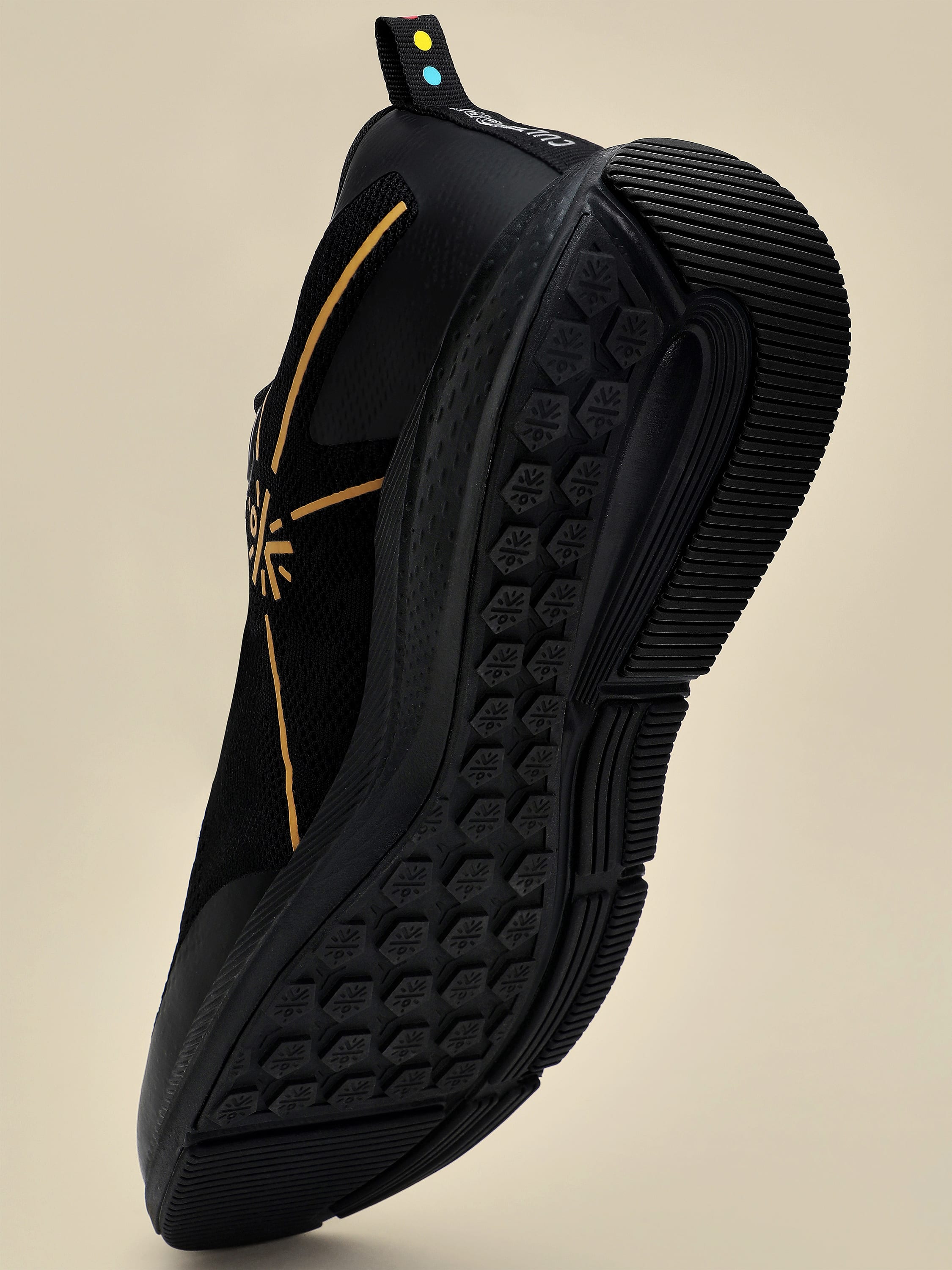 cult Flomo Men Running Shoes - Black/Gold