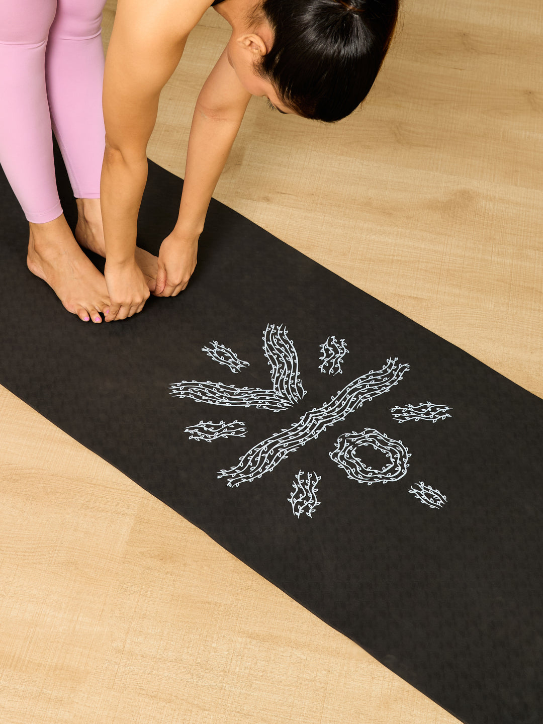 CULT TPE Yoga Mat 6mm with Carry Bag & Strap Eco-Friendly, Non-Slip, Lightweight & Durable Exercise Mat for Yoga, Pilates, Meditation & Home Workouts Black