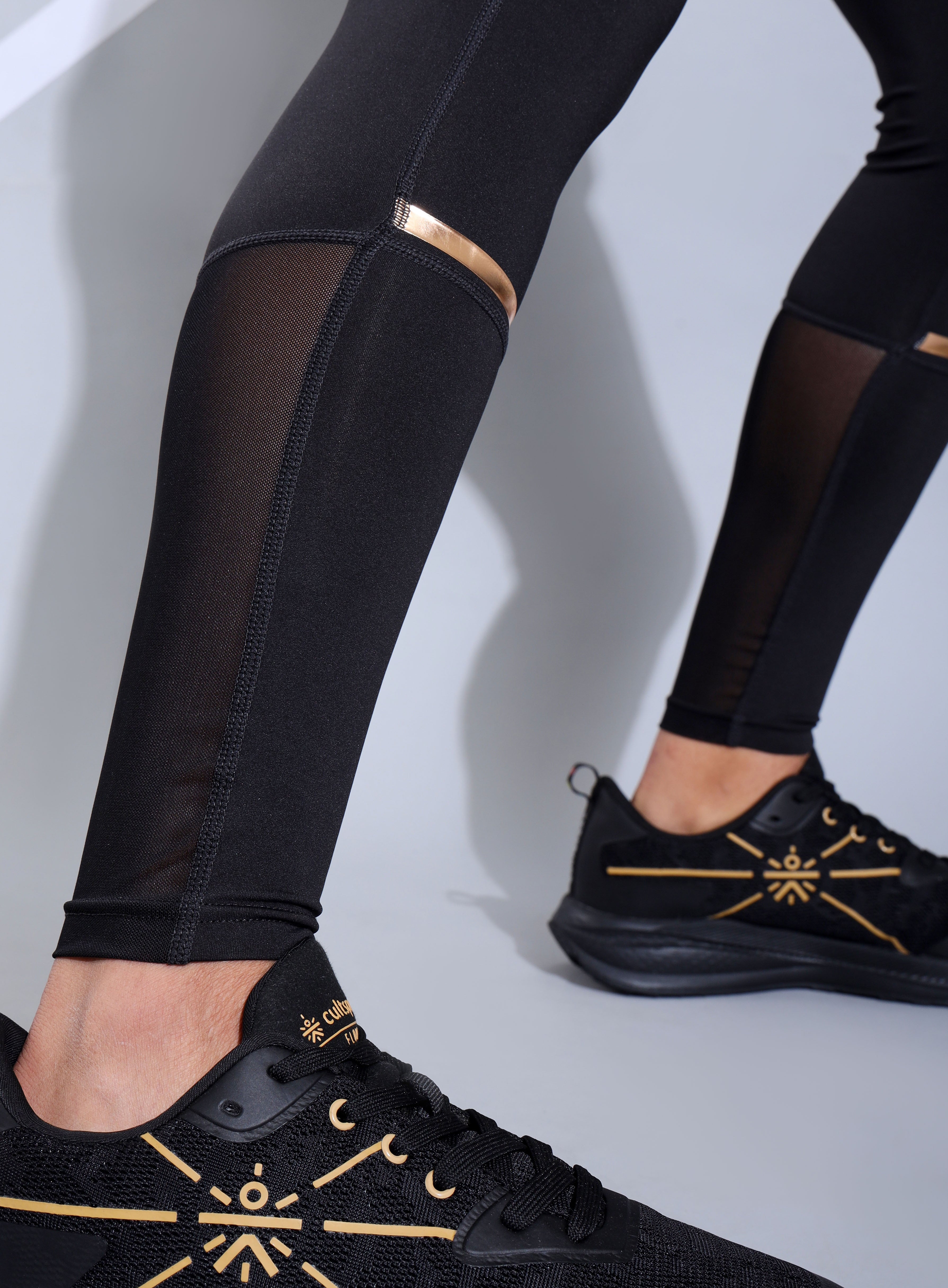 Black Absolute Fit Tights with Back Pocket