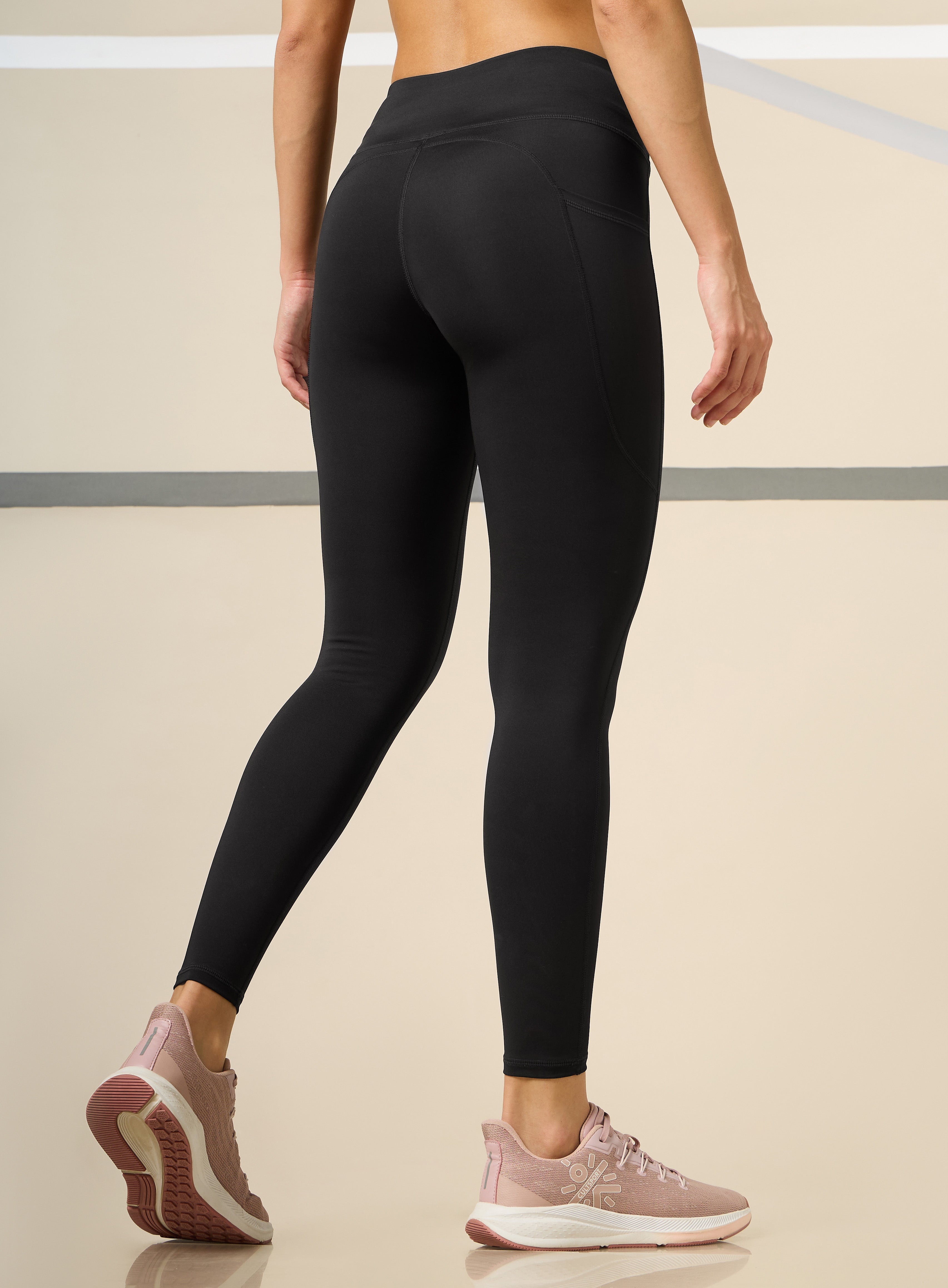 AbsoluteFit Essential Black Tights With Pockets