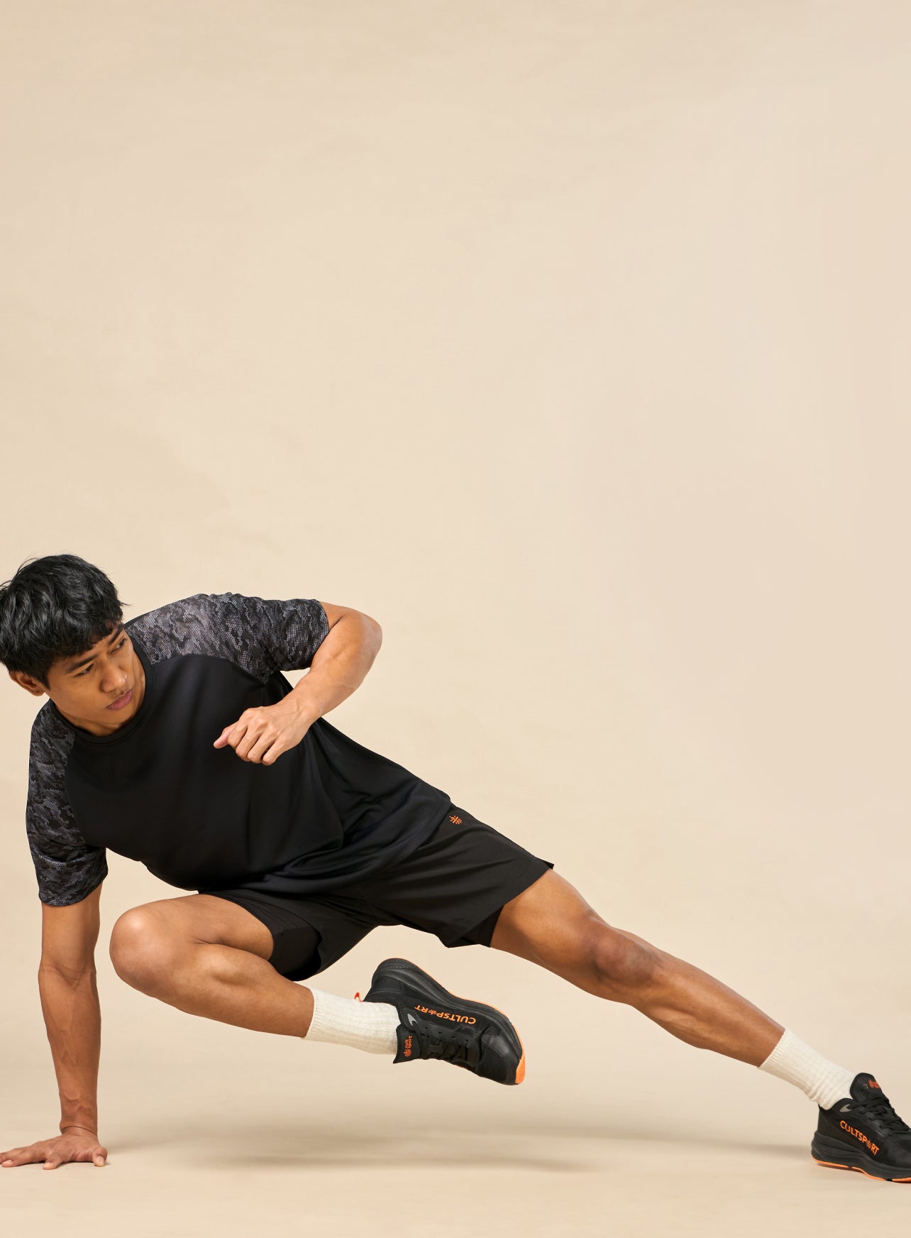 Men's Muscle Enhancer Printed Black T-shirt