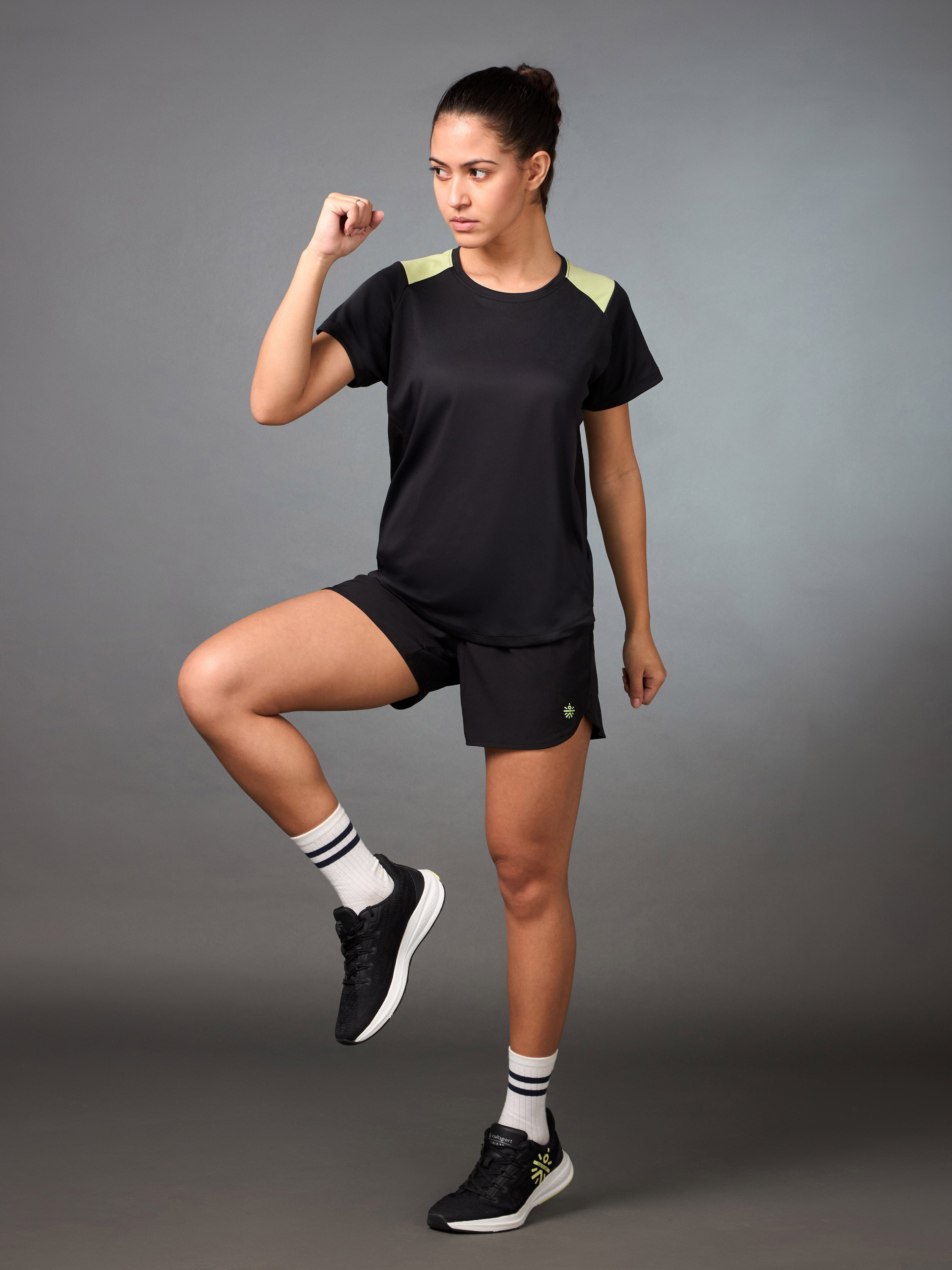 Women's Runner's Pace Up Black T-shirt