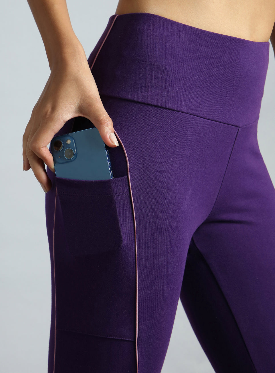 Women's Purple Flow Form Cotton Lycra Cropped Tights