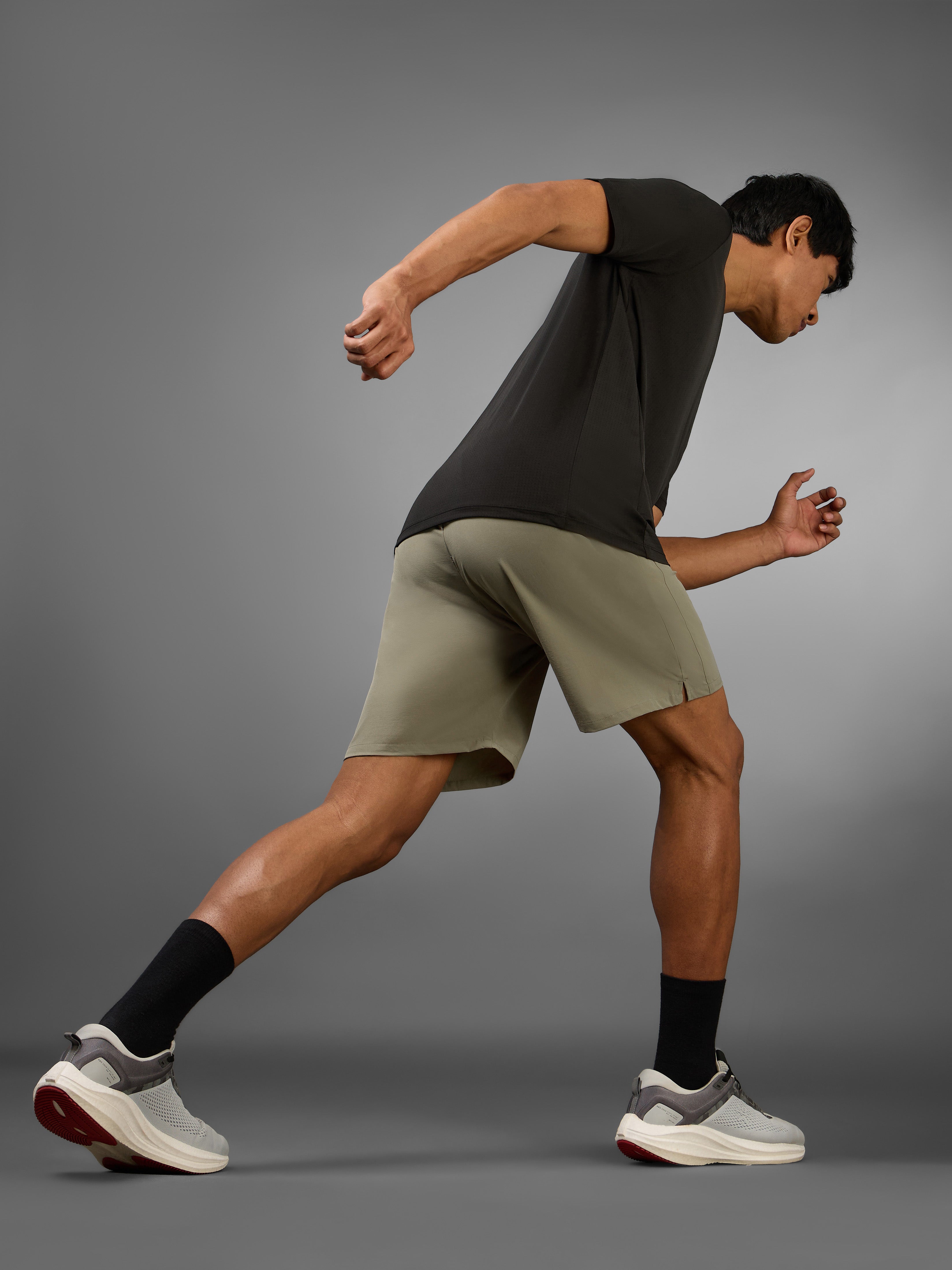 Men's Terrain Run Khaki Shorts