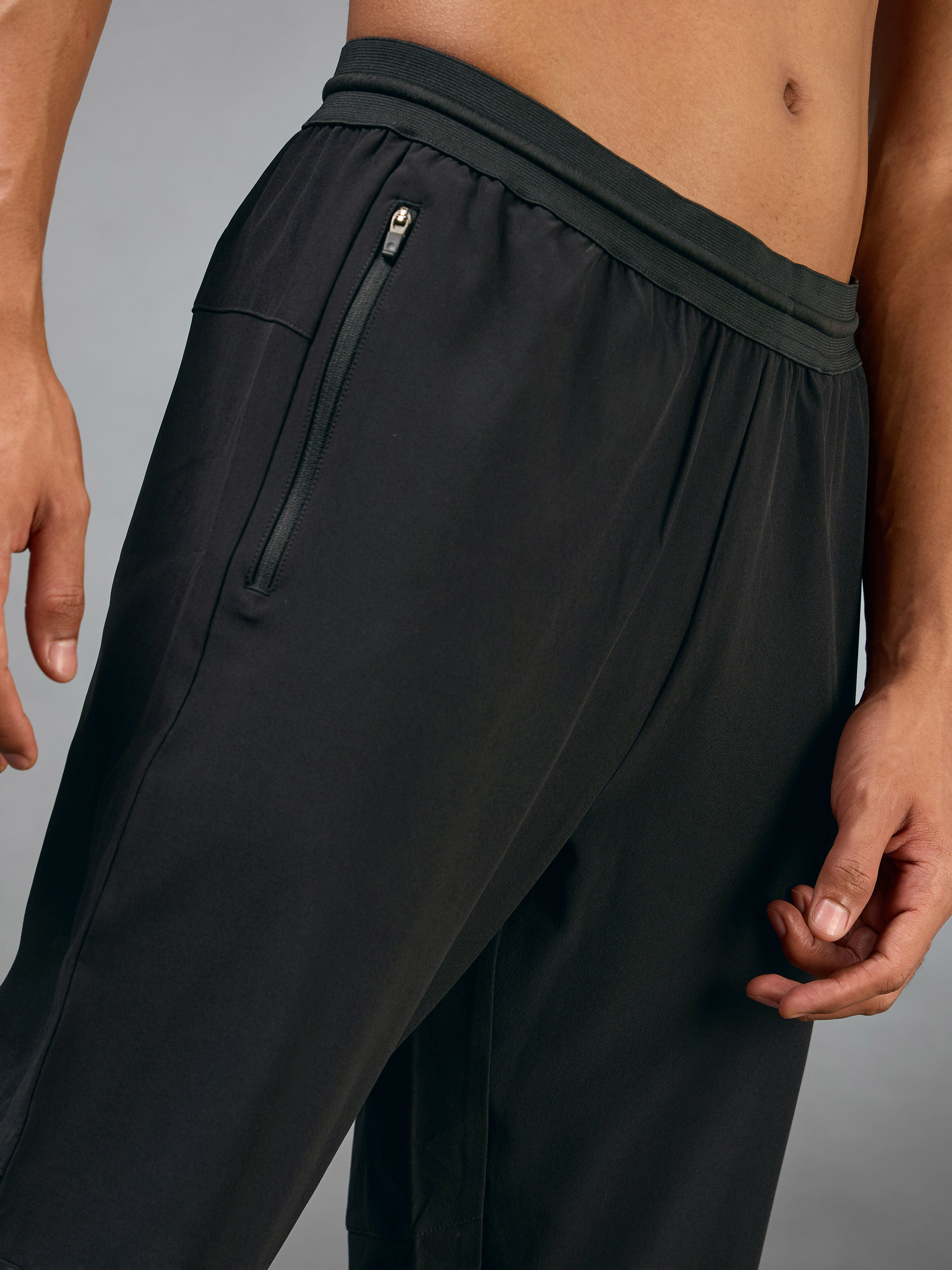 Men's Terrain Run Black Trackpants