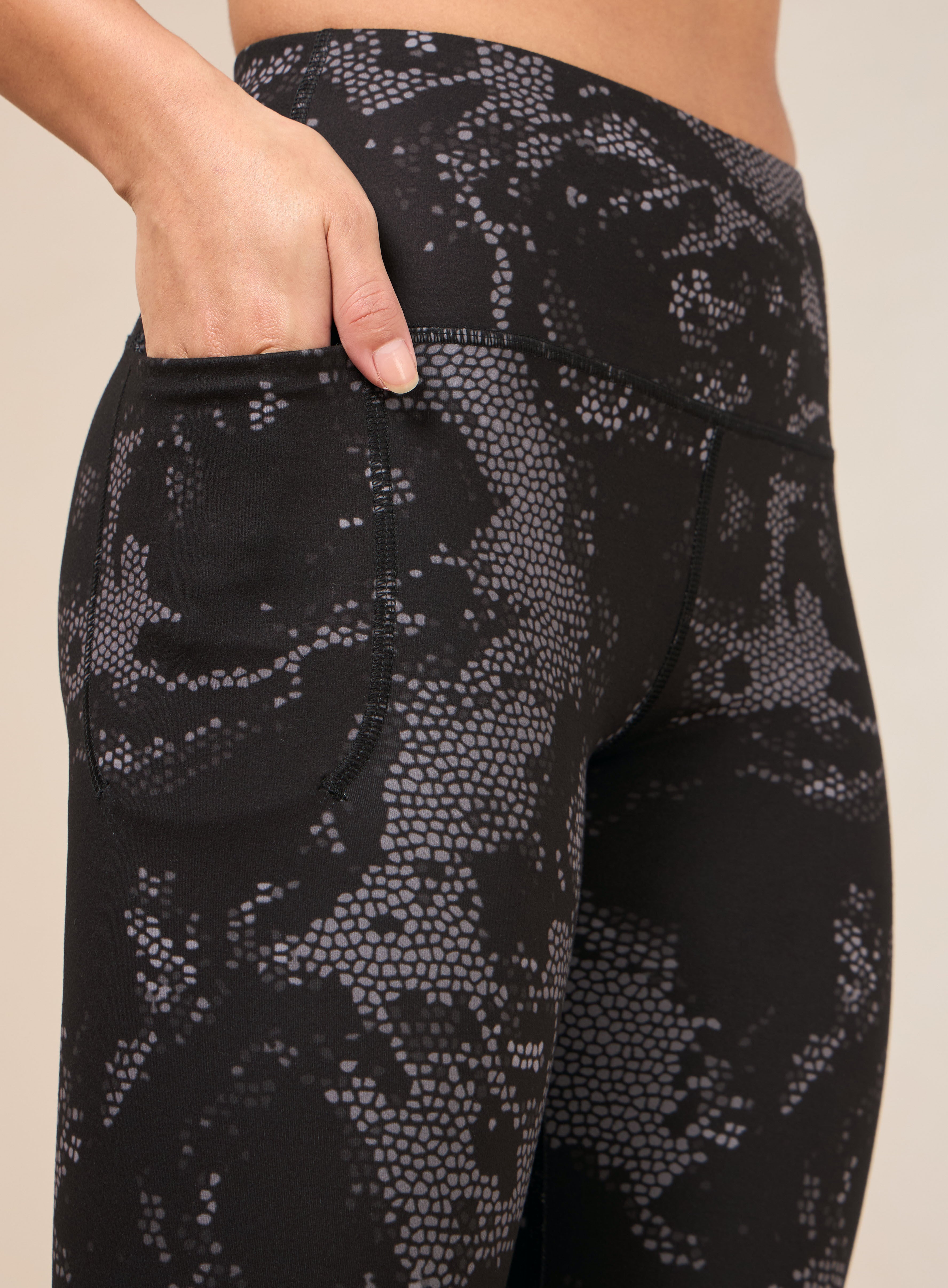 Women's Black Printed Train All Day COMFlex Tights