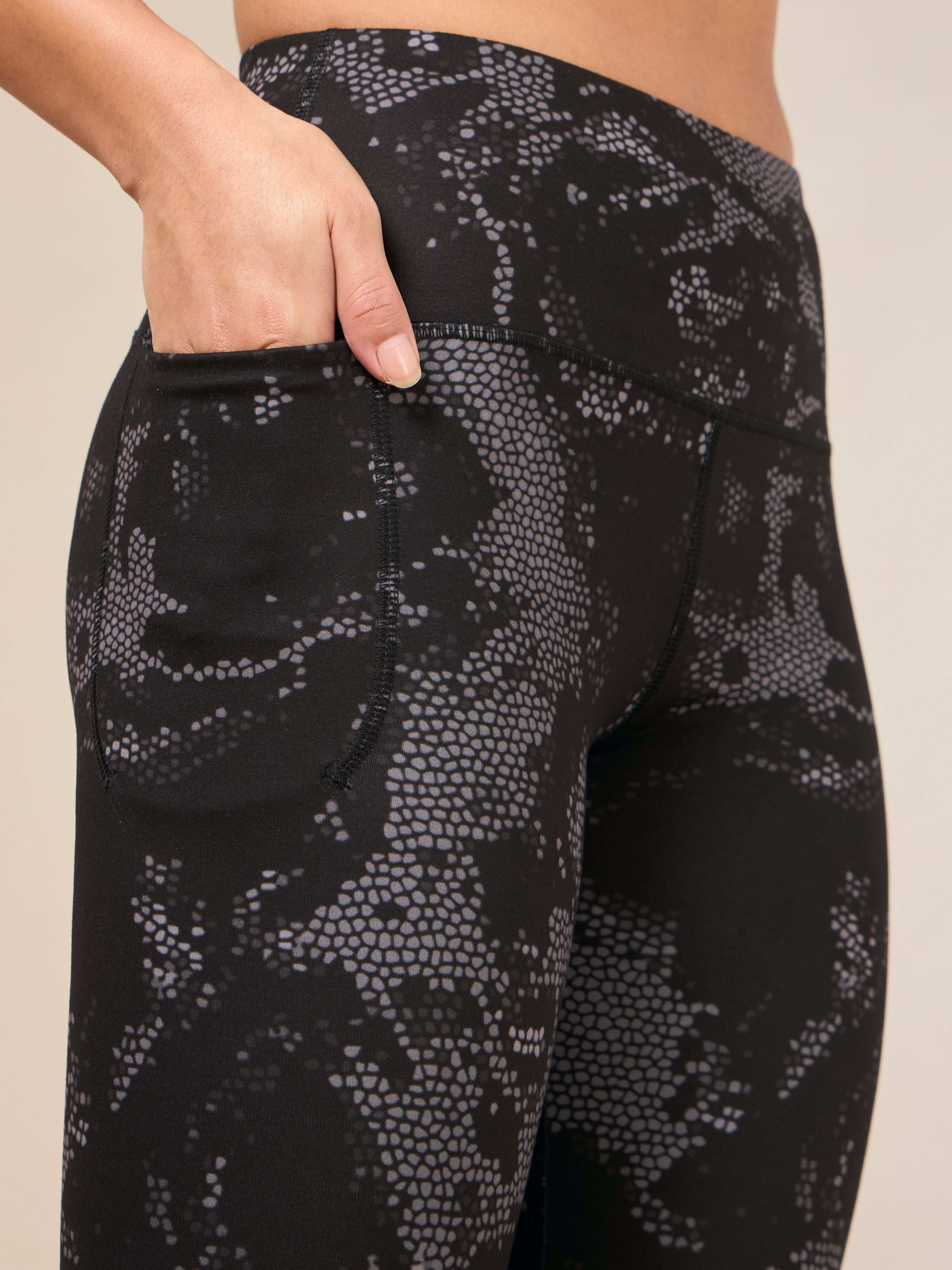 Women's Black Printed Train All Day COMFlex Tights