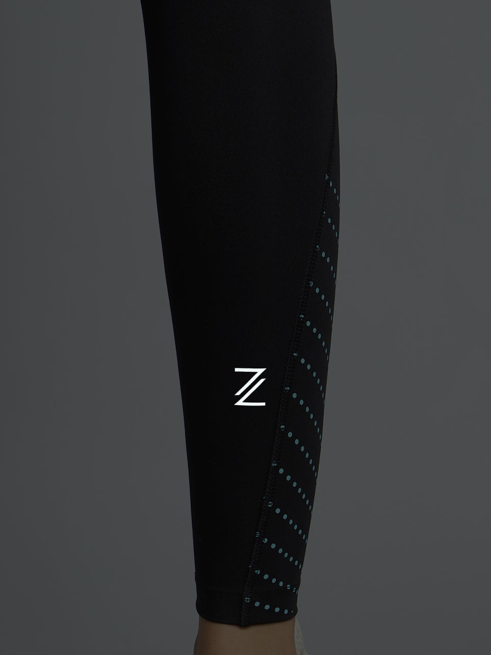 704644 j c426b9fc 3dba 47c1 af63 2ebf8de01da8