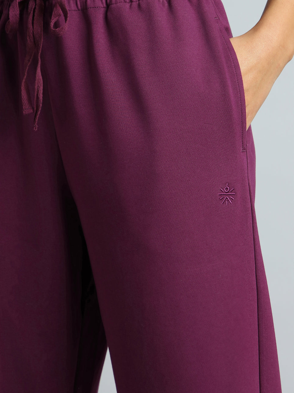 704738 h 64cd7de2 00e9 4449 a9b4 c4cd966ad8fc