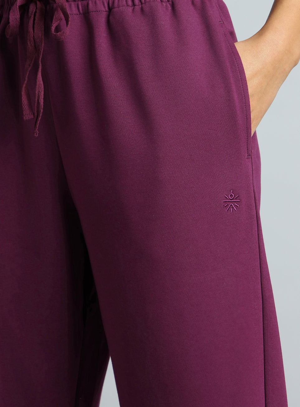 Women's Wine Traveller Tapered Fit Trackpants