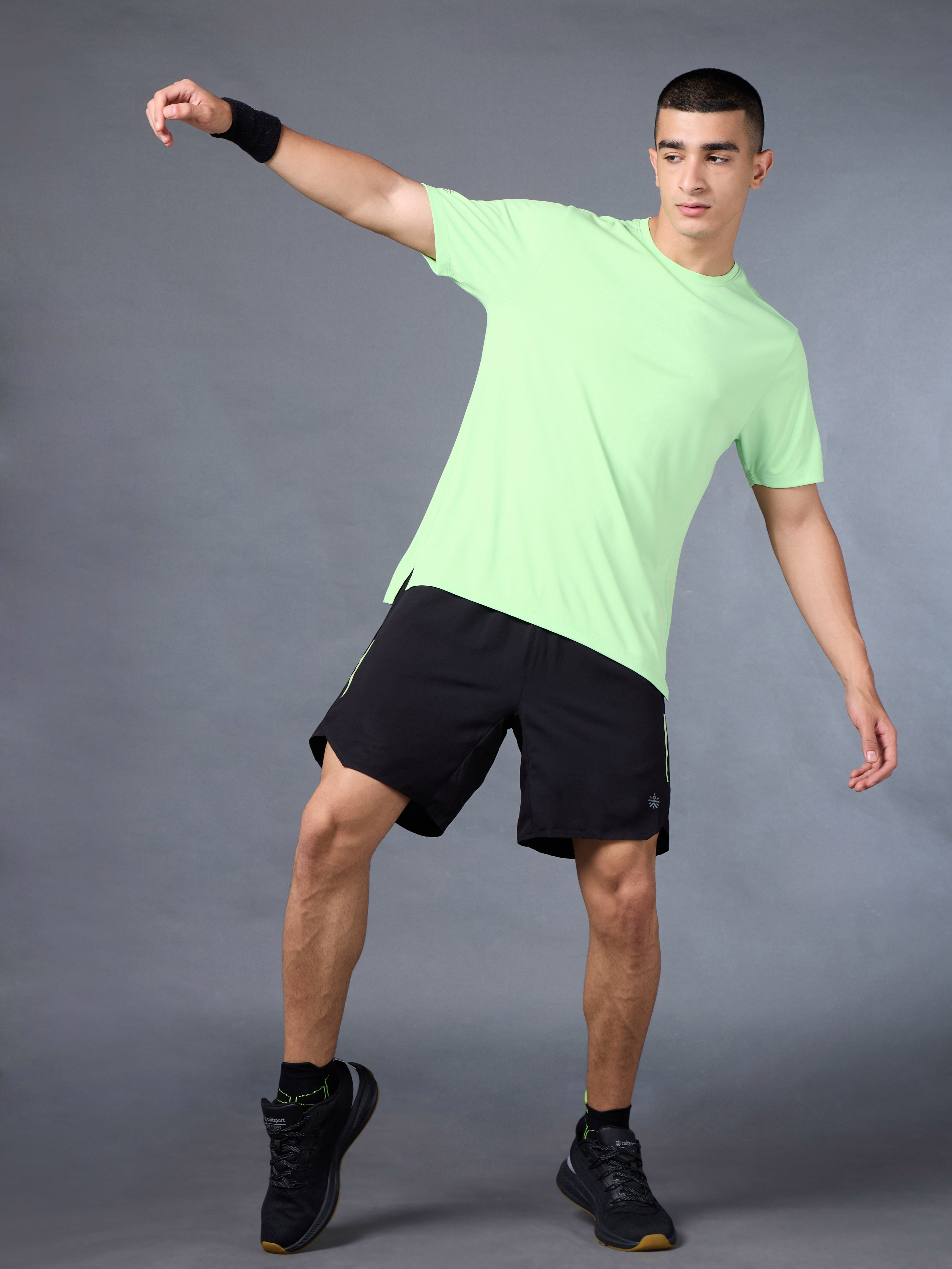 Men's Runner's Green Essential T-shirt