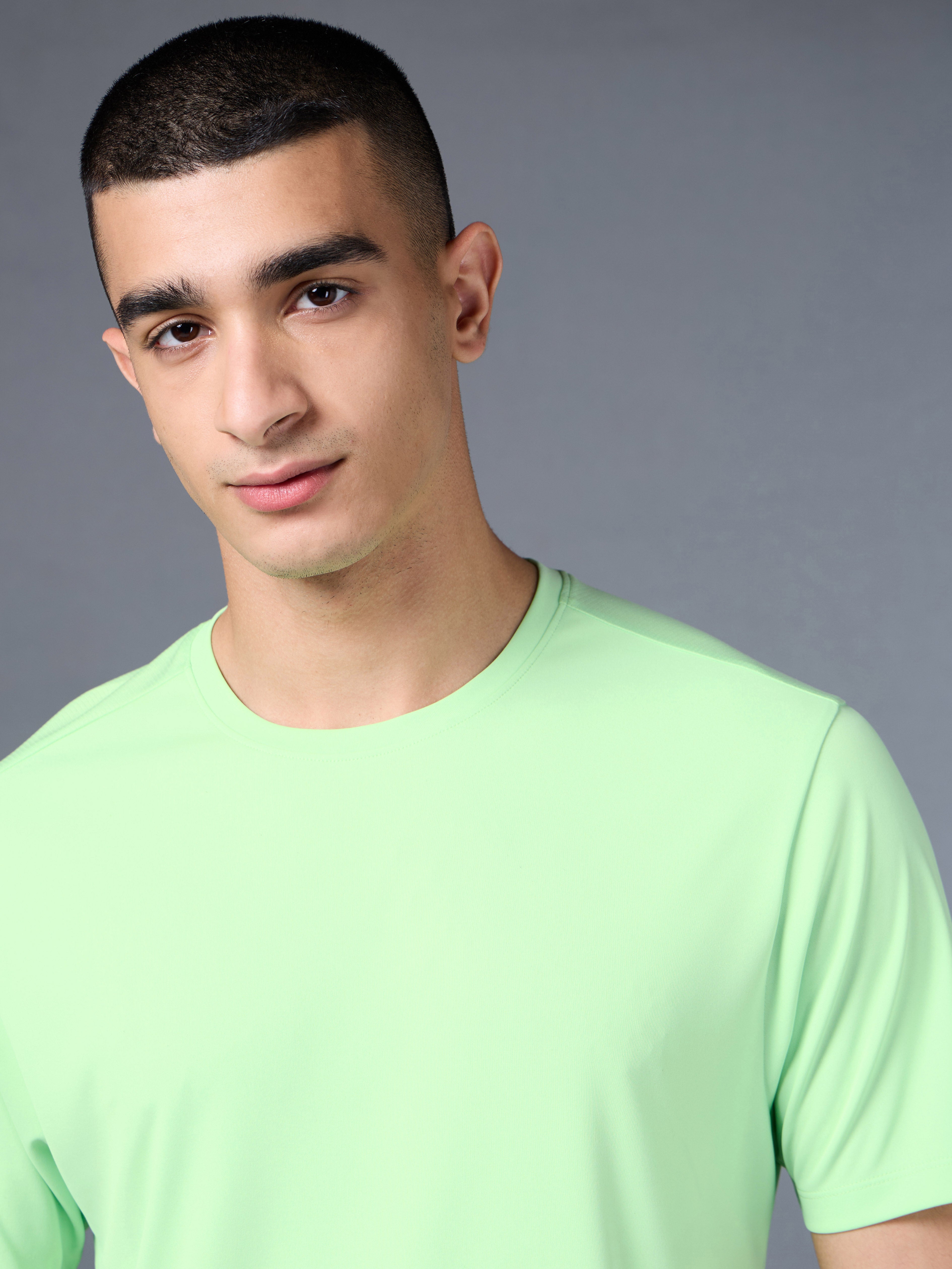 Men's Runner's Green Essential T-shirt