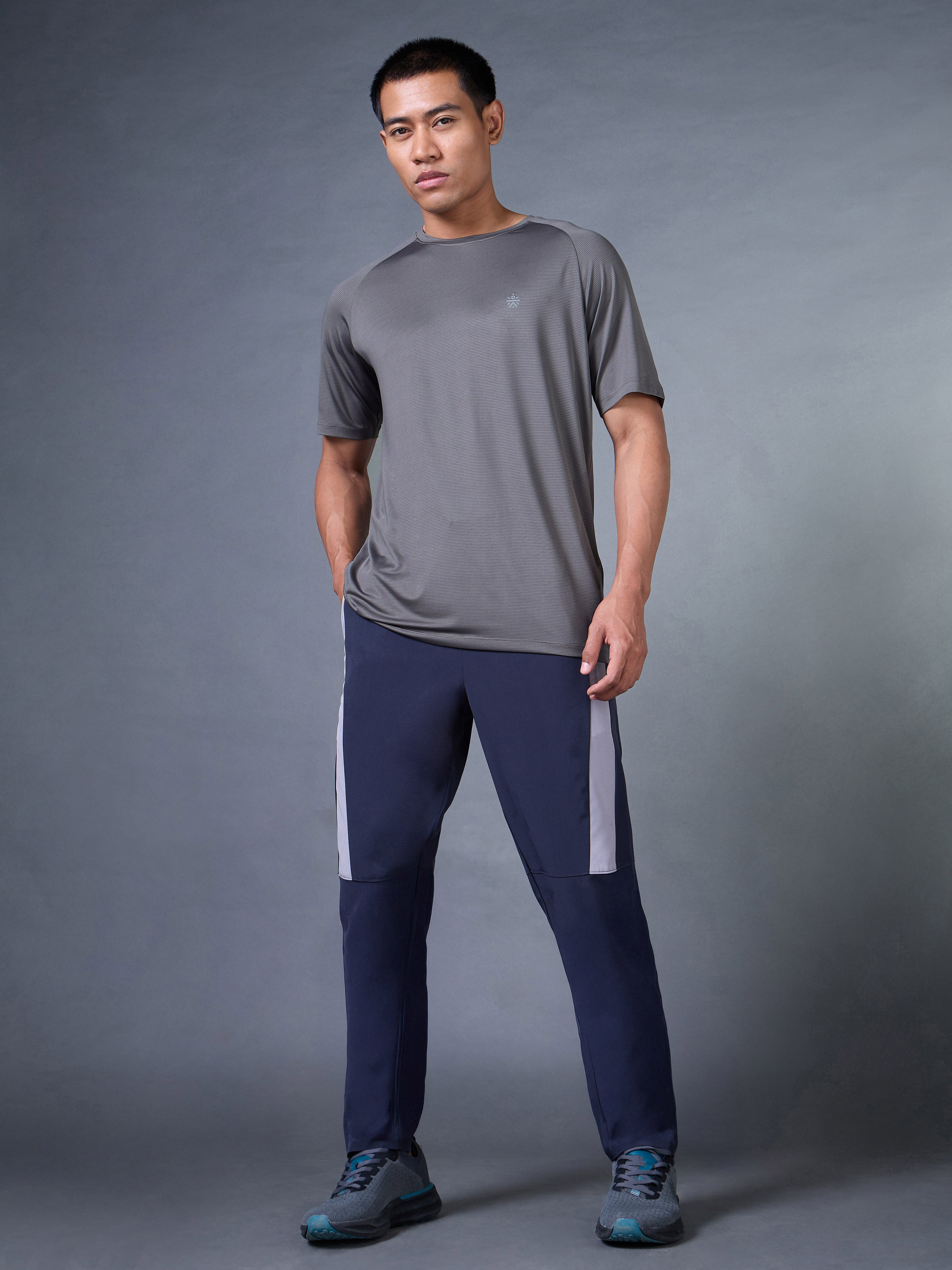 Men's Dark Grey Run Forward T-shirt