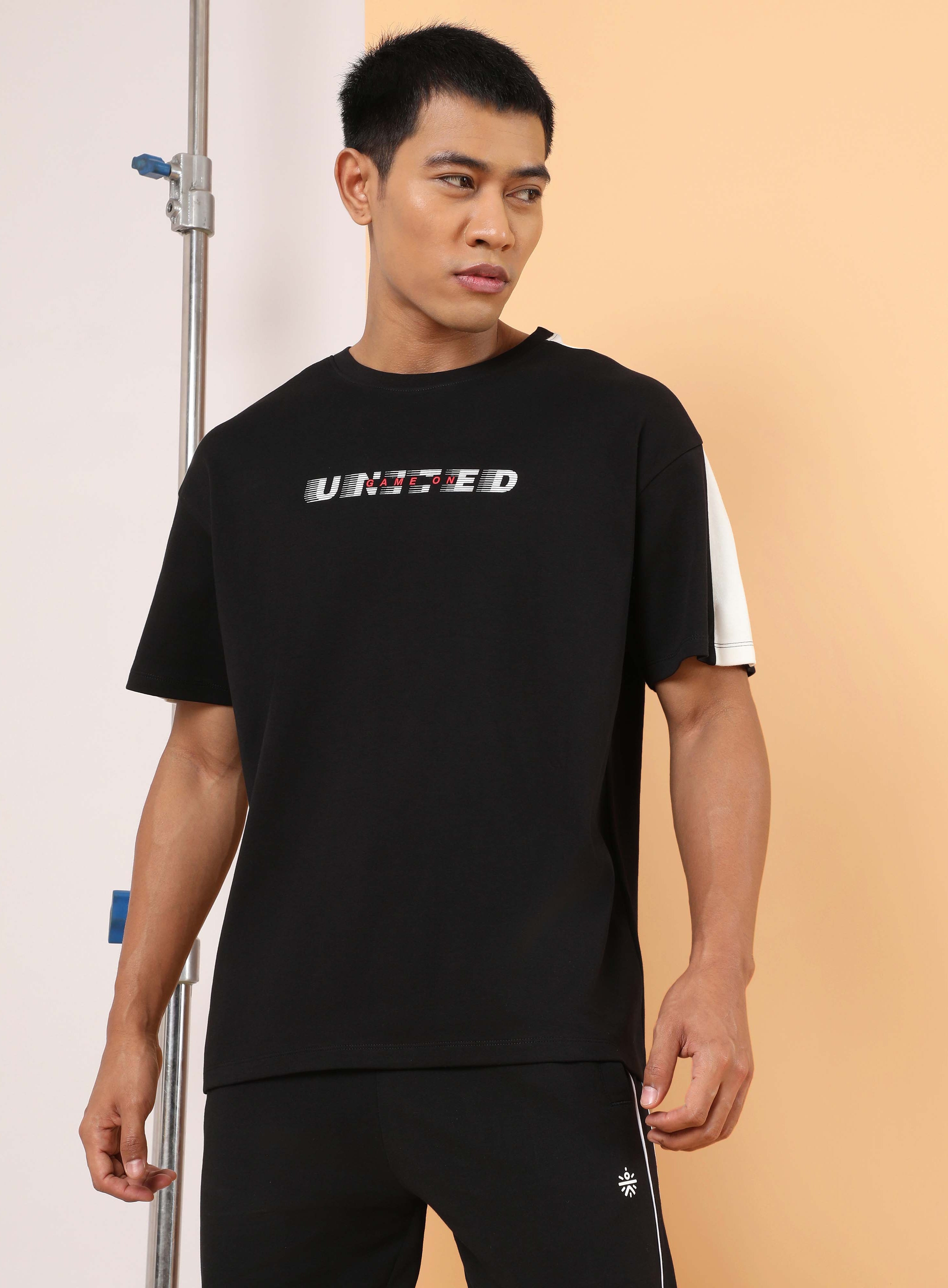 Men's Black Game On Typo Relaxed fit T-shirt