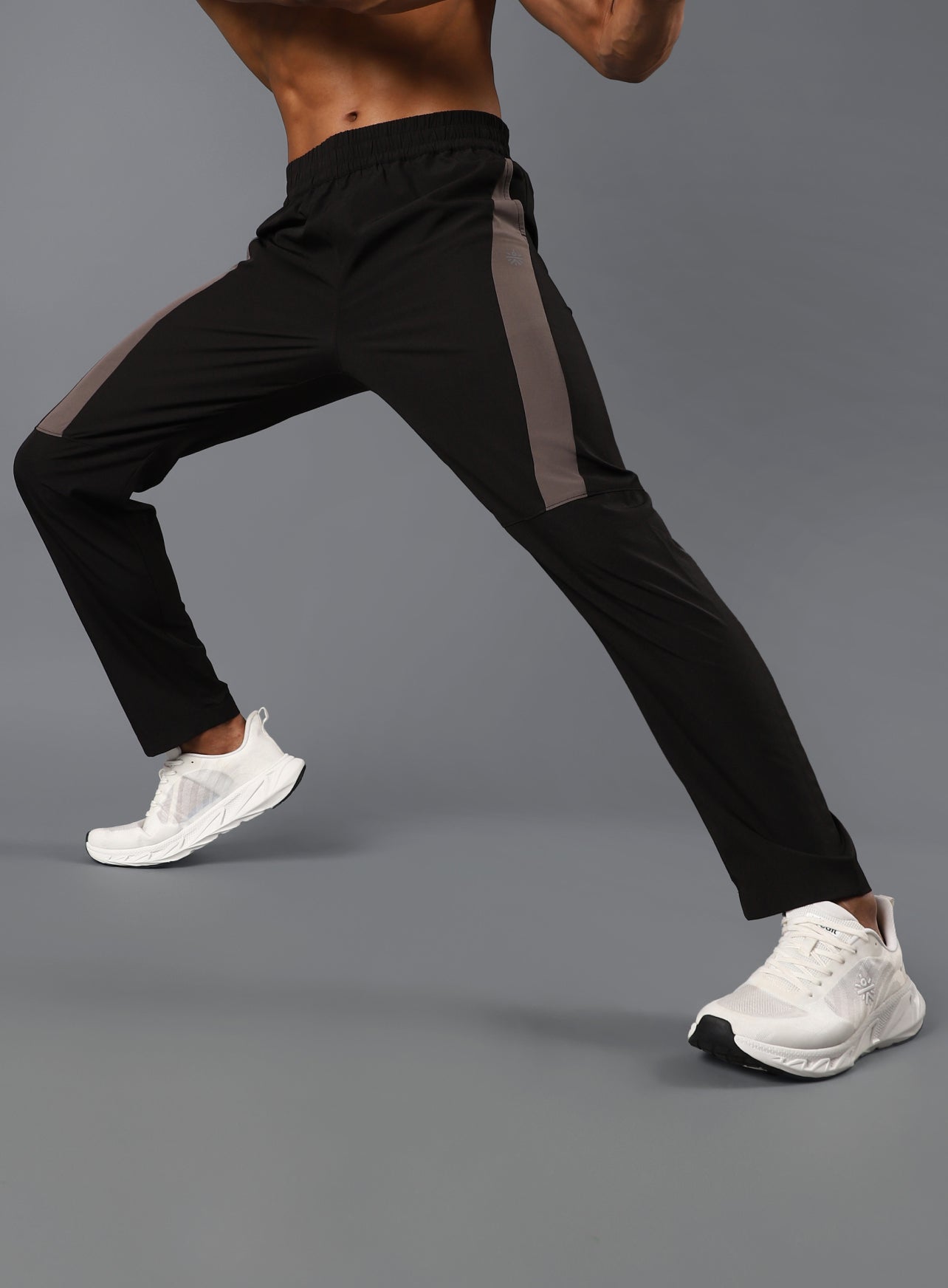 Men's Black Runner Essential Trackpants