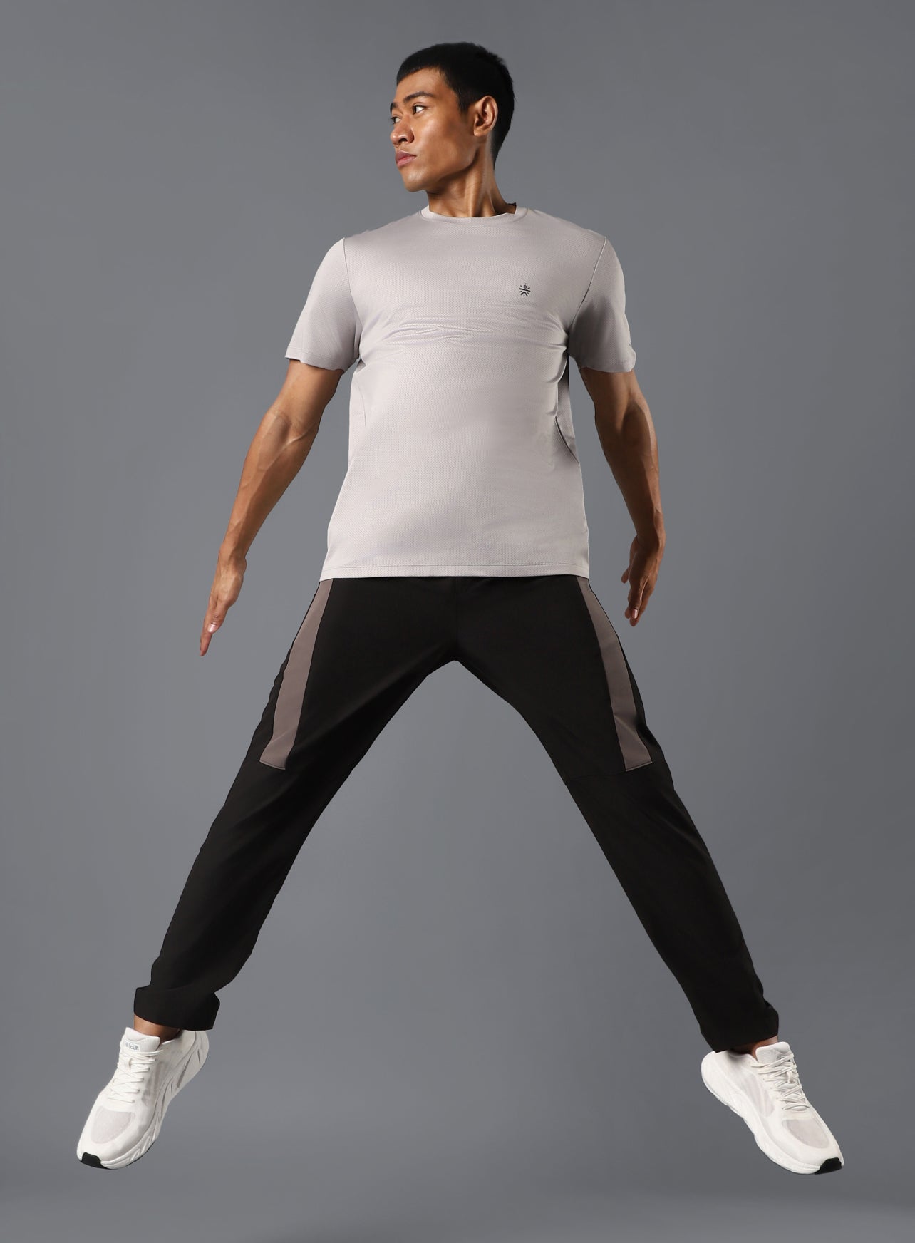 Men's Black Runner Essential Trackpants