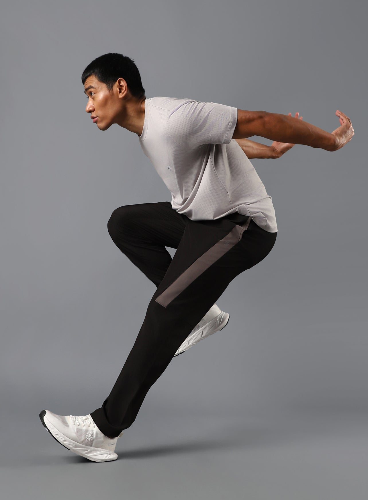 Men's Black Runner Essential Trackpants