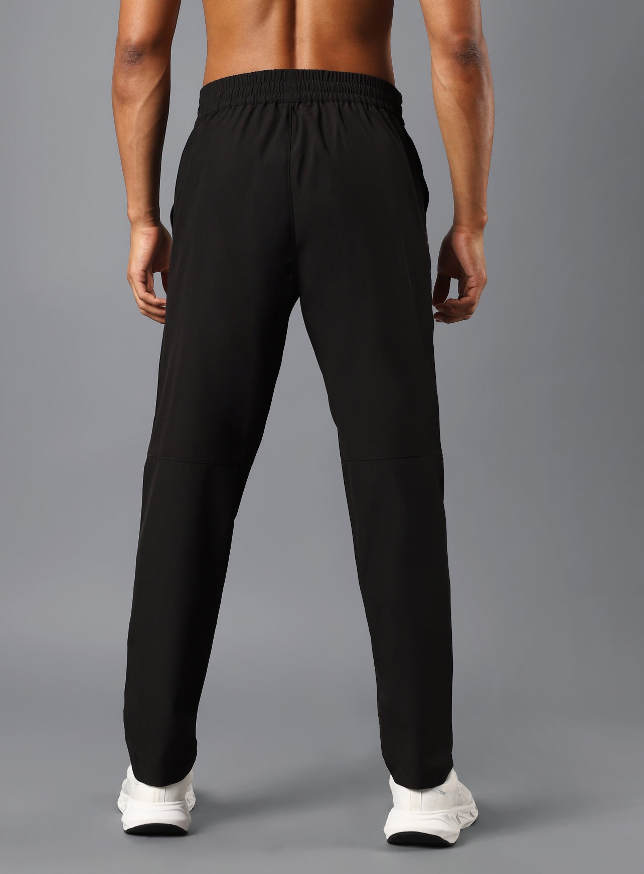 Men's Black Runner Essential Trackpants