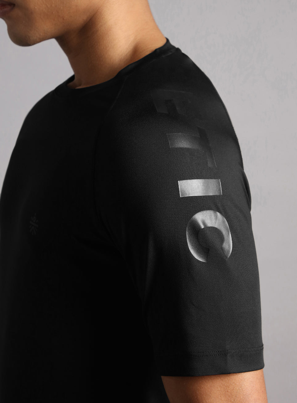 Men's Black Athletic Sculpted T-shirt