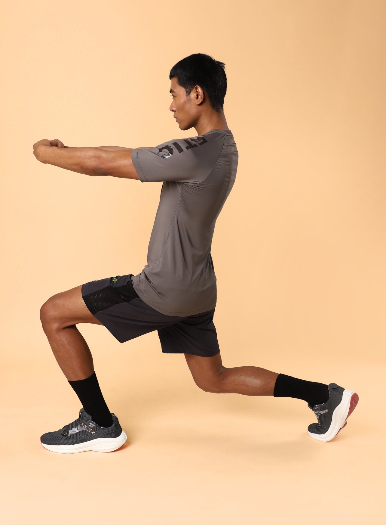 Men's Dark Grey Athletic Sculpted Slim fit T-shirt