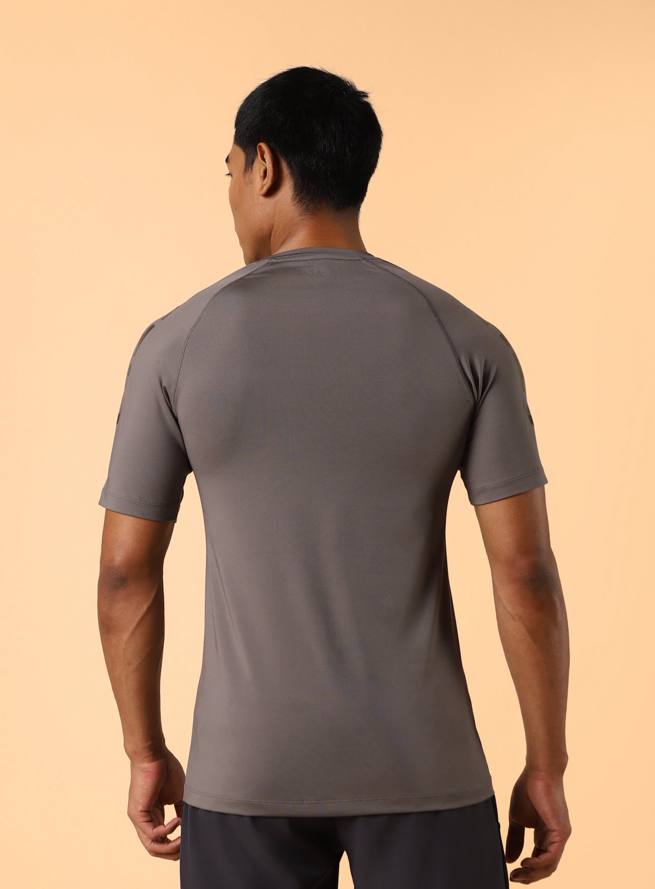 Men's Dark Grey Athletic Sculpted Slim fit T-shirt