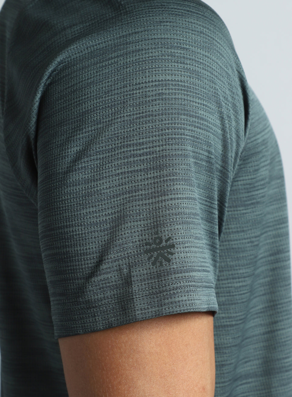 Men's D. Grey Training Elevate Sculpt T-shirt