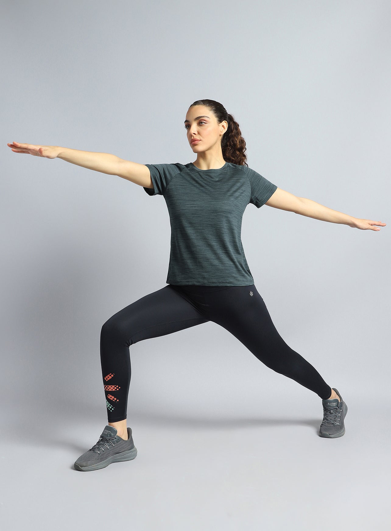 Women's Dark Grey Training Elevate Sculpt T-shirt