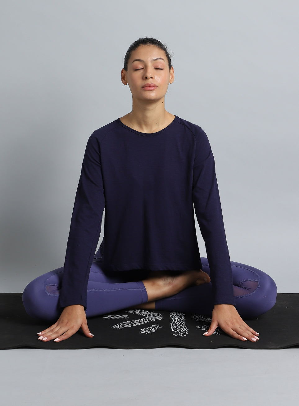 Women's Navy Yoga Flow Full Sleeve Top