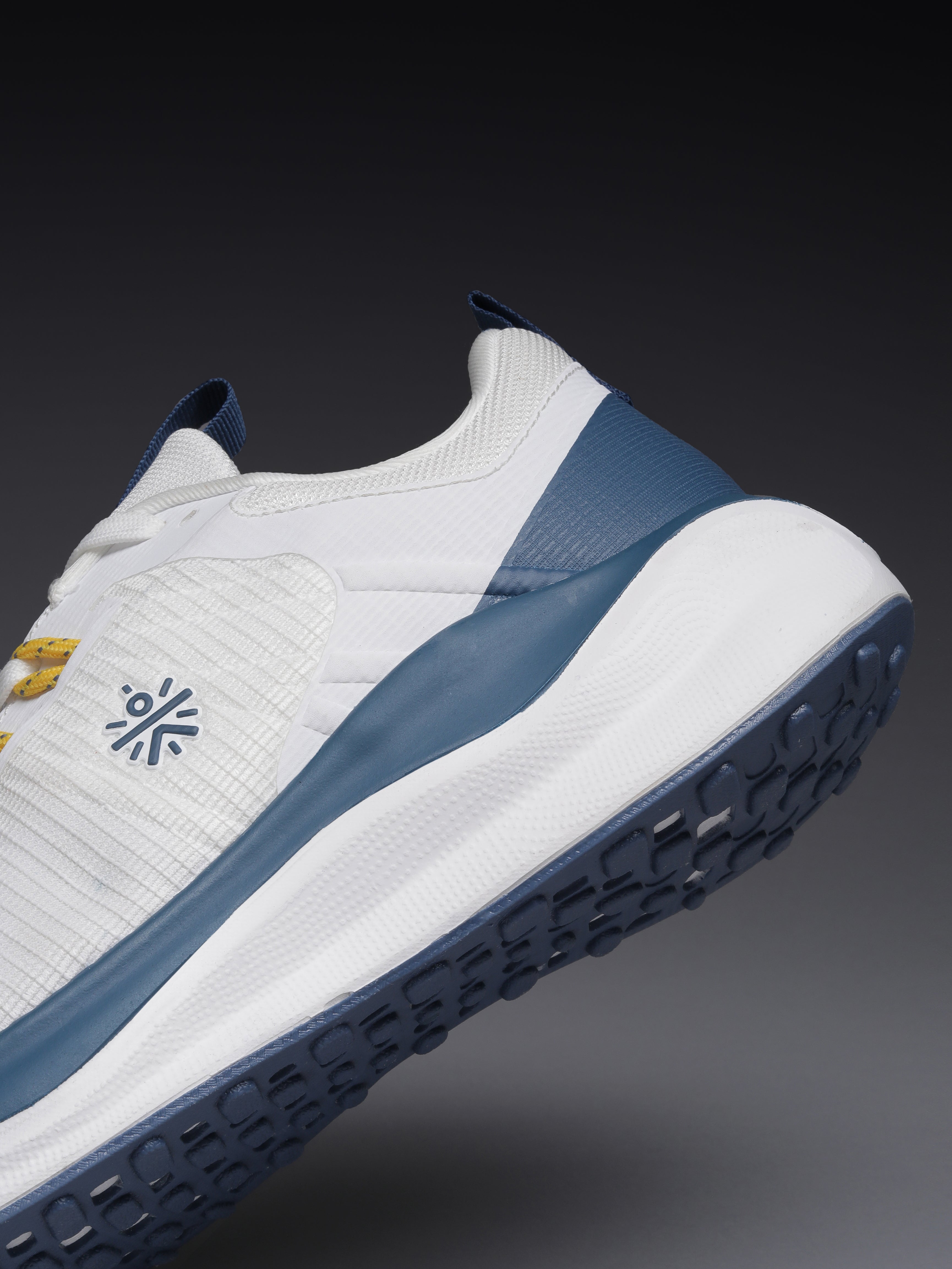 cult Men's Zyro Running Shoes - White/R.Blue