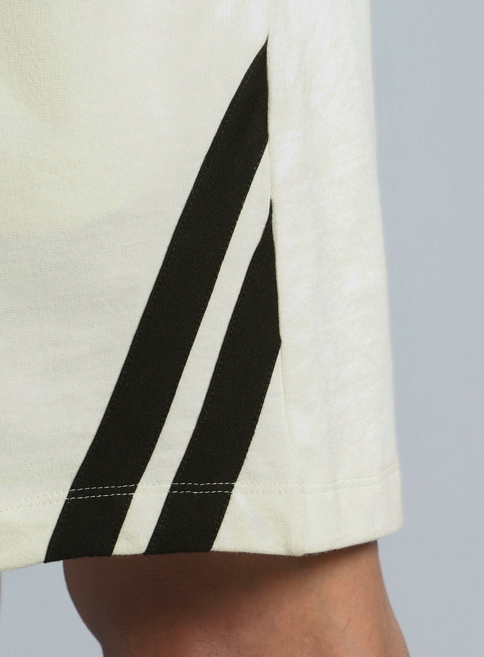 Men's Off White Move Easy Shorts