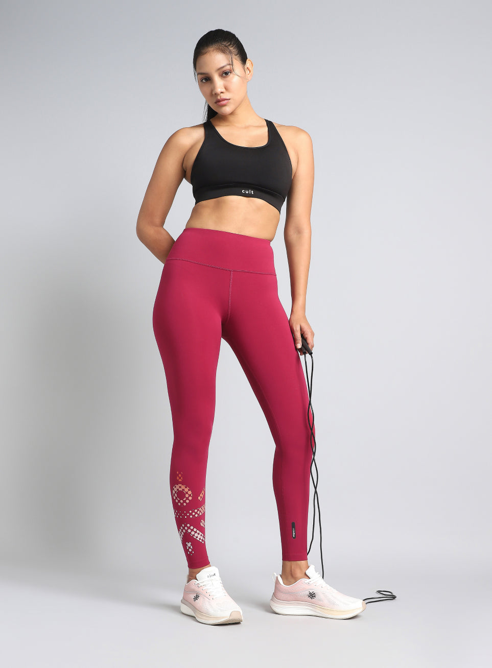 Women's Maroon Absolute Fit Tights with Logo Print and Back Pocket