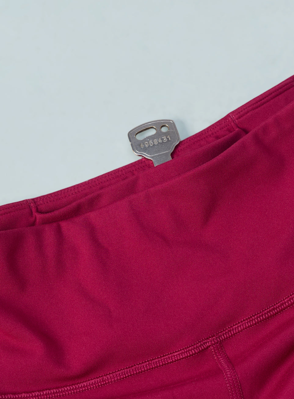 Women's Maroon Absolute Fit Tights with Logo Print and Back Pocket