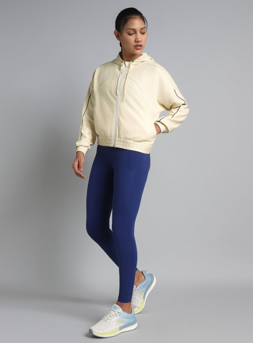 Women's Off White Workout Essential Cropped Jacket