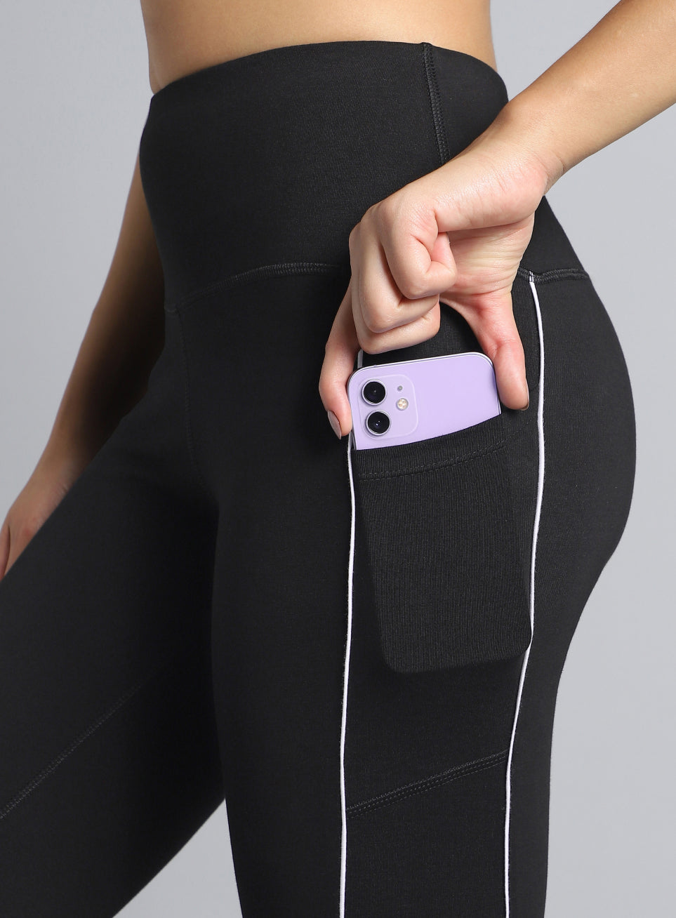 Women's Black Train and Flow Cotton Tights