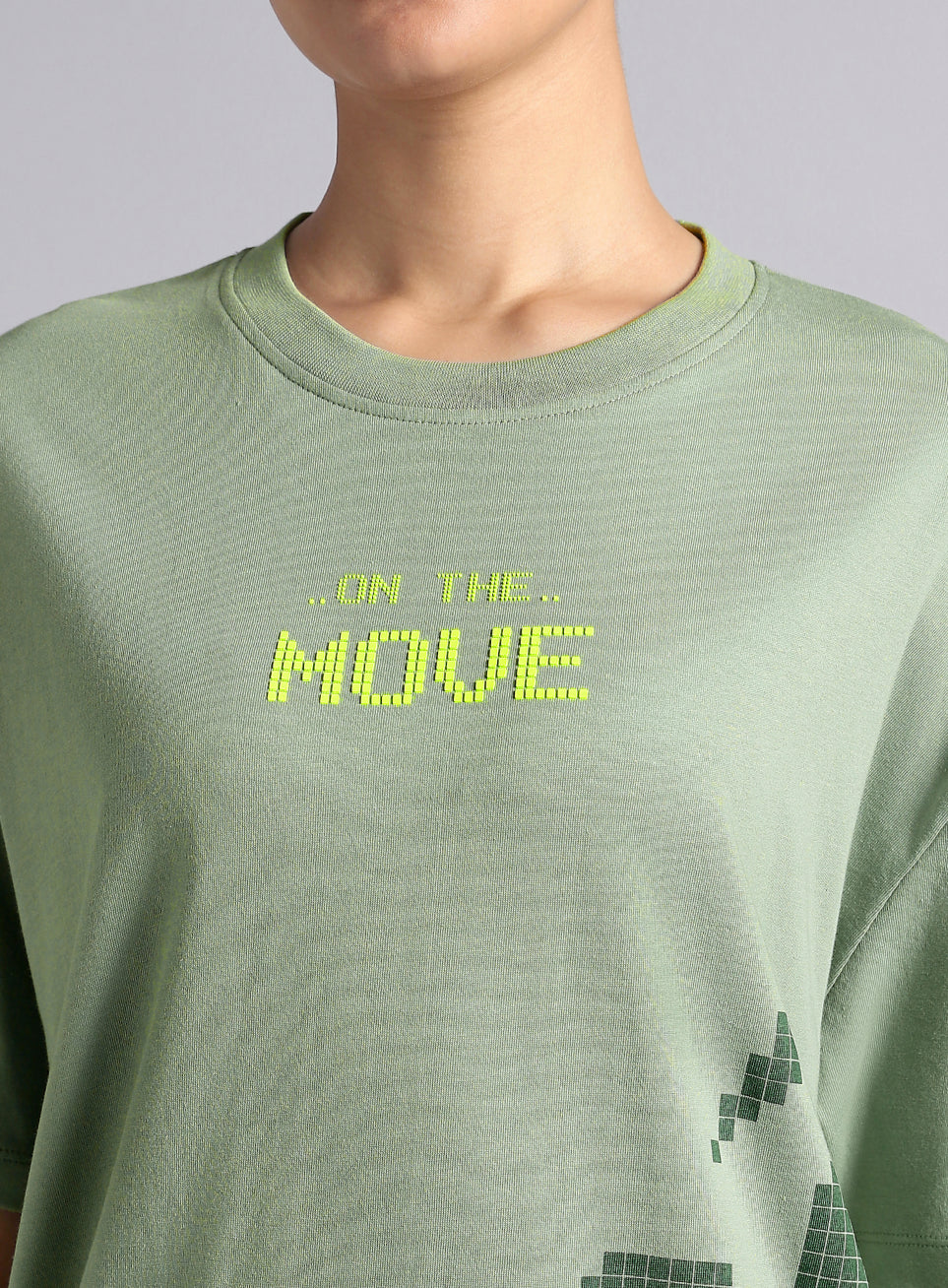 Women's Olive On The Move Graphic Oversized Fit T-shirt