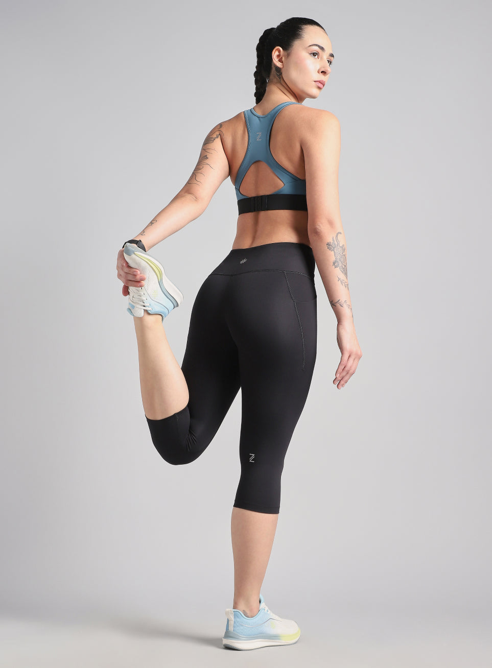 Women's Black Everyday Run Cropped Length COMFlex Tights