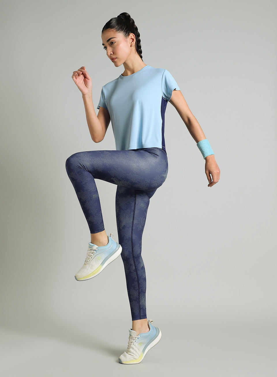 Women's Blue Colourblock Cropped Running T-shirt