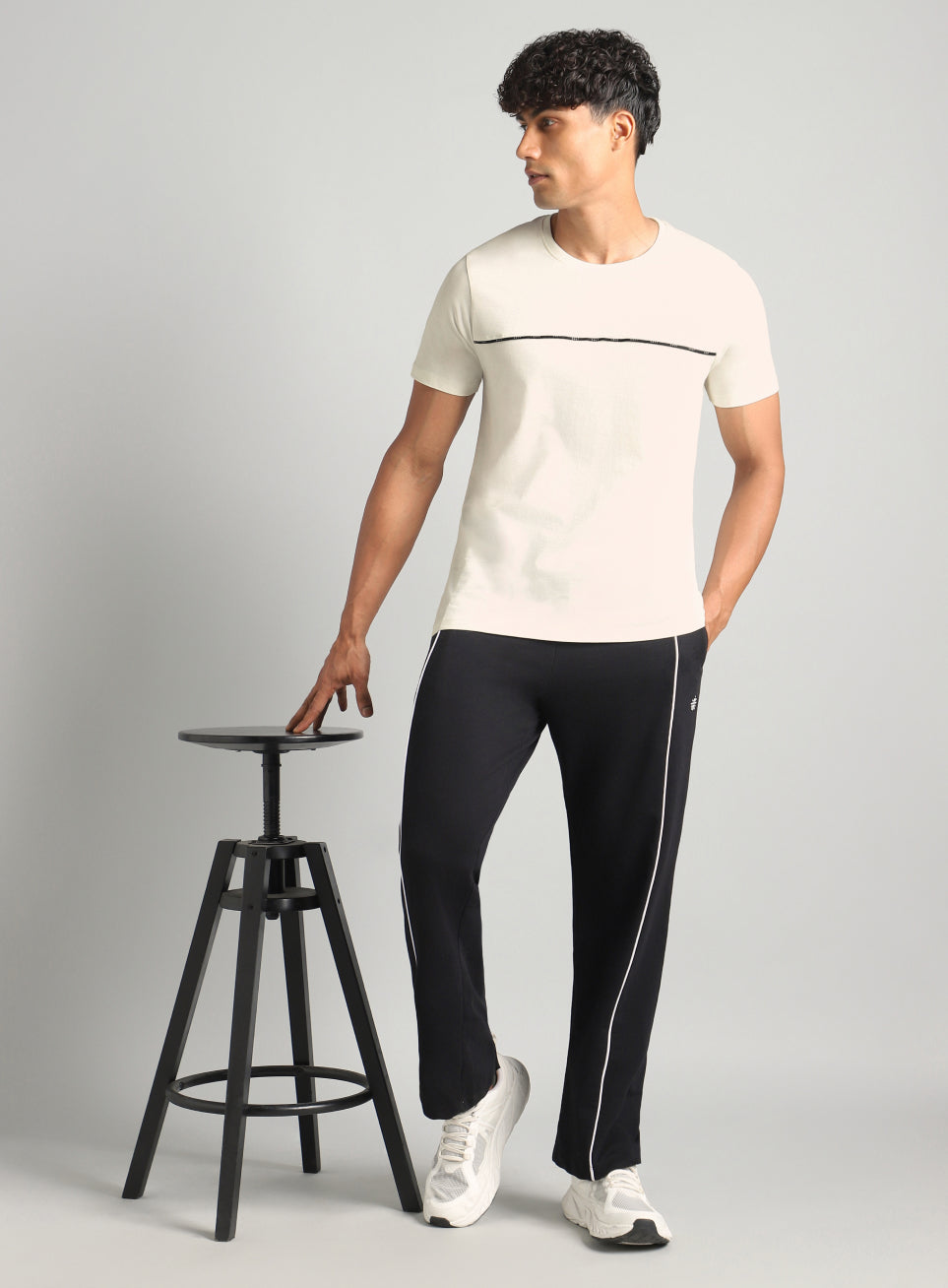 Men's Off White Cult Athlete T-shirt