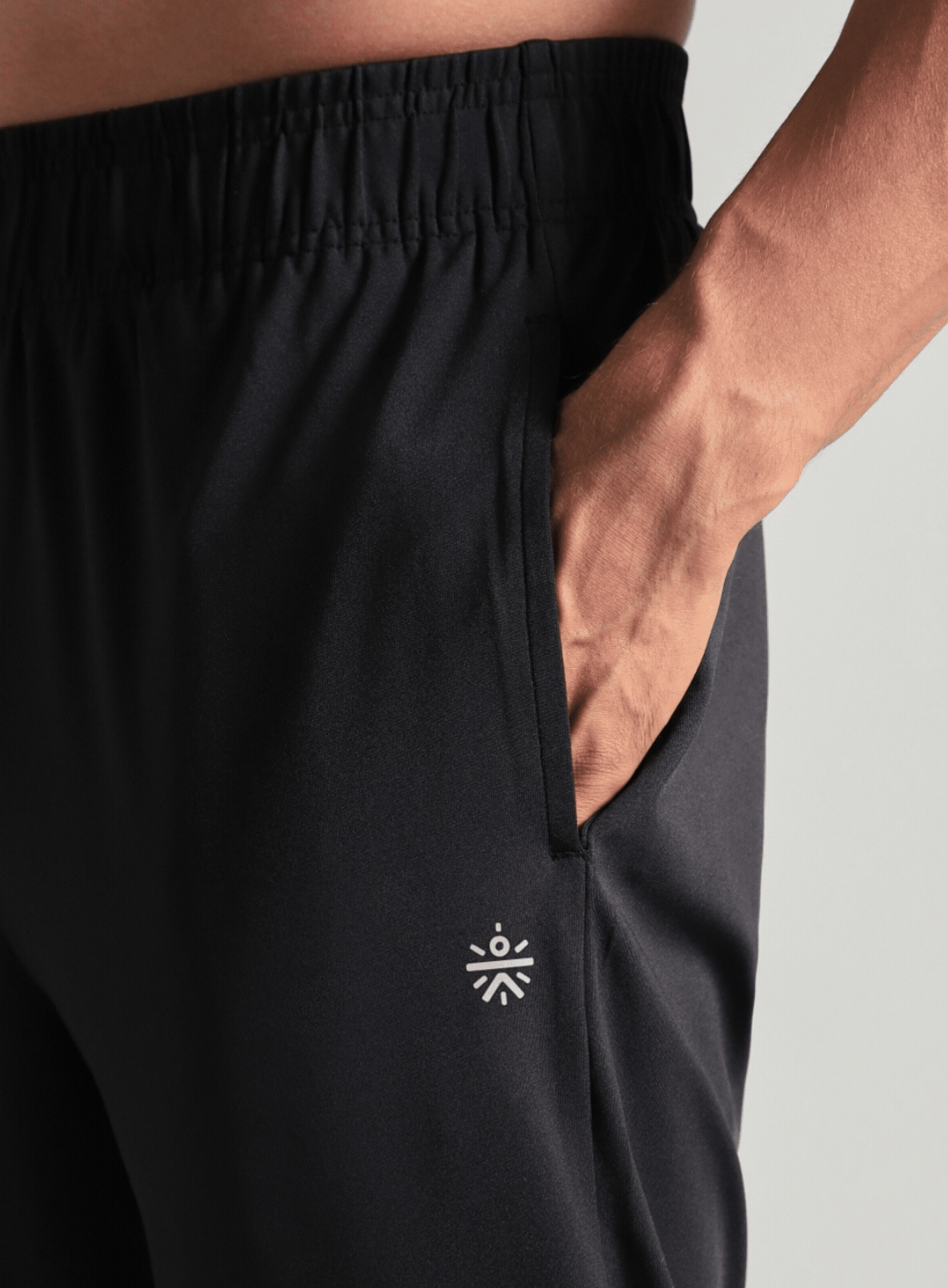 Men's Black Runner's In Motion Graphic Trackpant